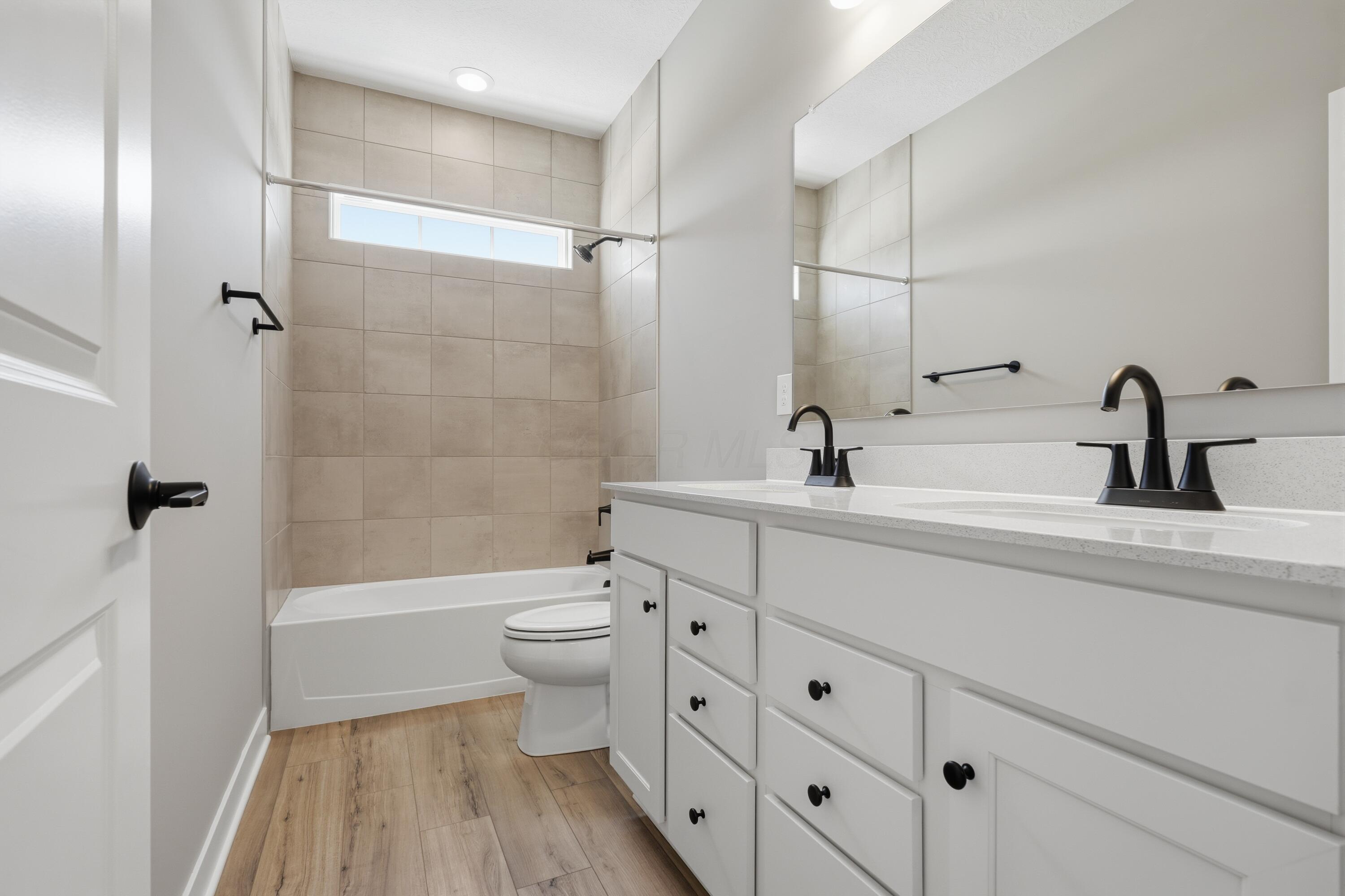 4535 Corsican Loop E Property Photo 15