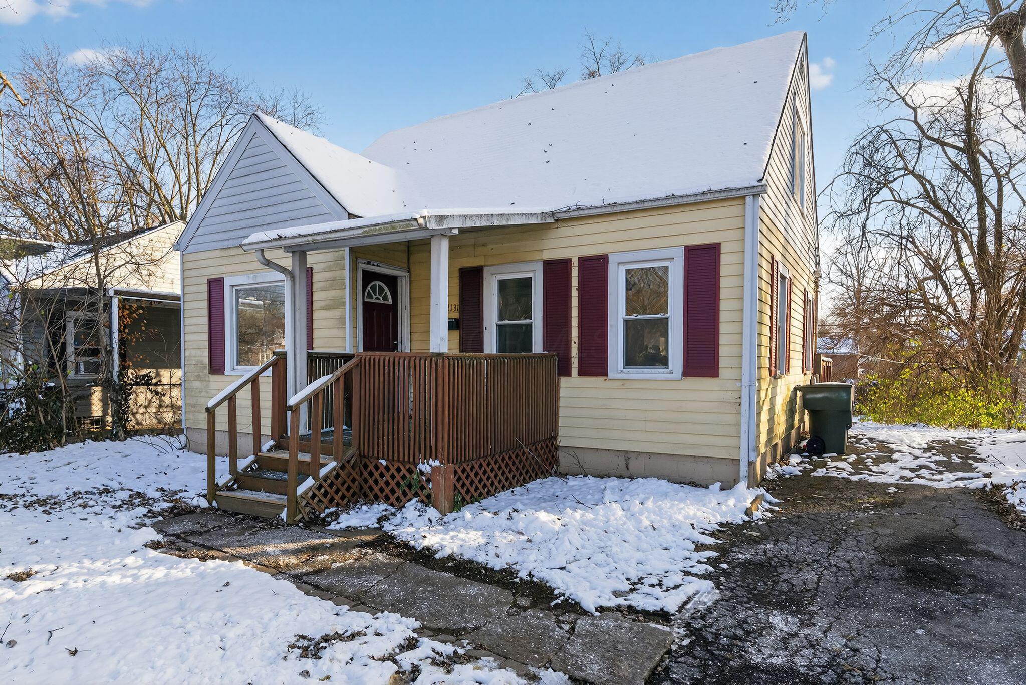 2131 Argyle Drive Property Photo 2