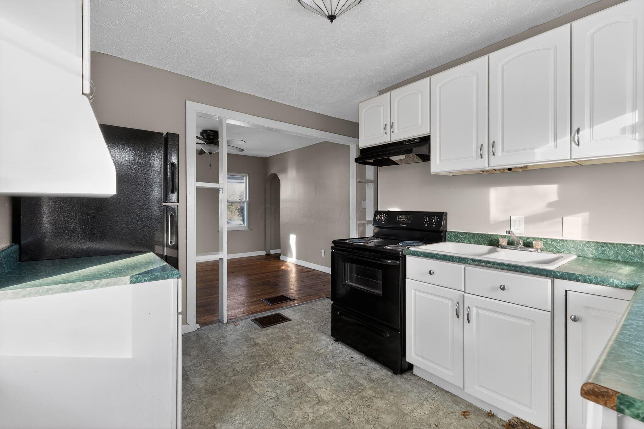 2131 Argyle Drive Property Photo 10