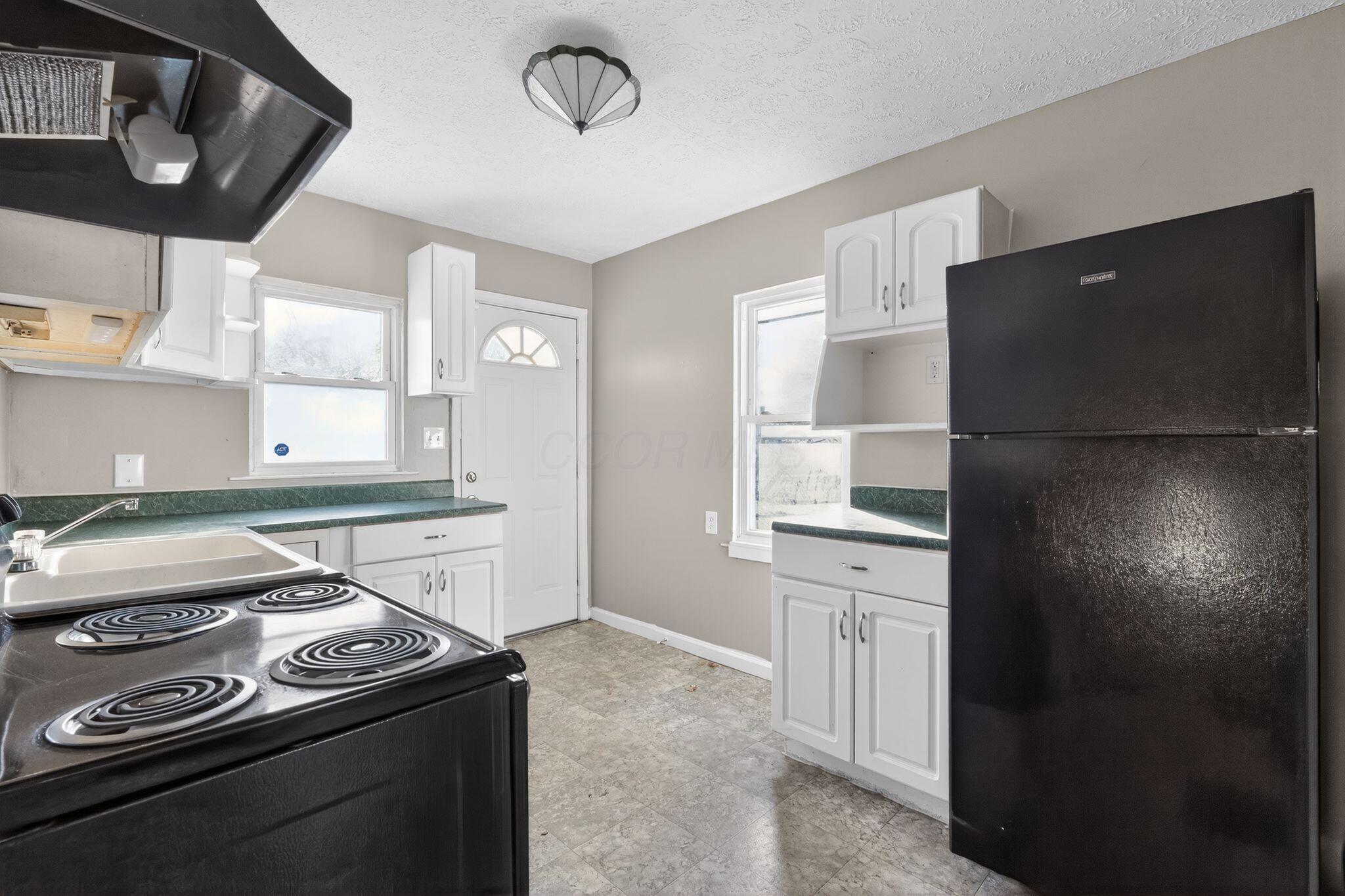 2131 Argyle Drive Property Photo 11