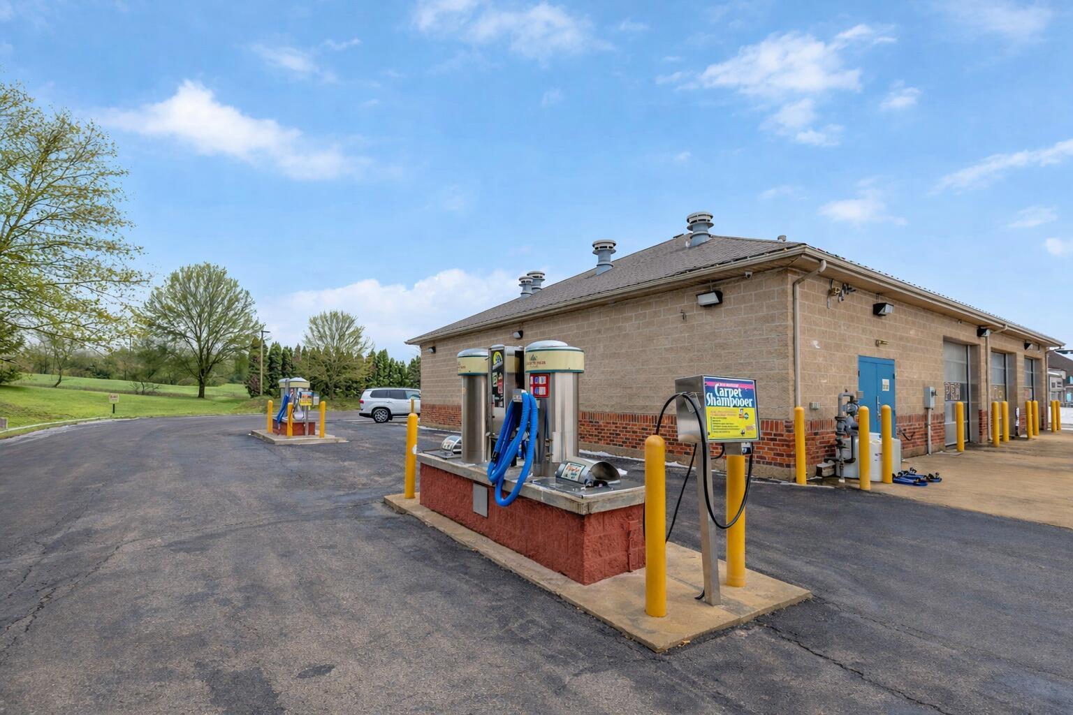 732 Corylus Drive Sw Property Photo 4