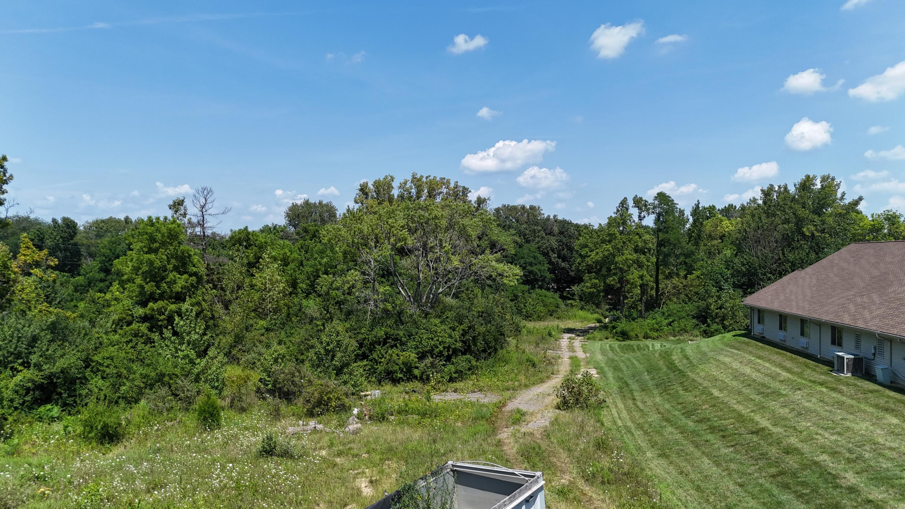 2301 Duquesne Drive Property Photo 9