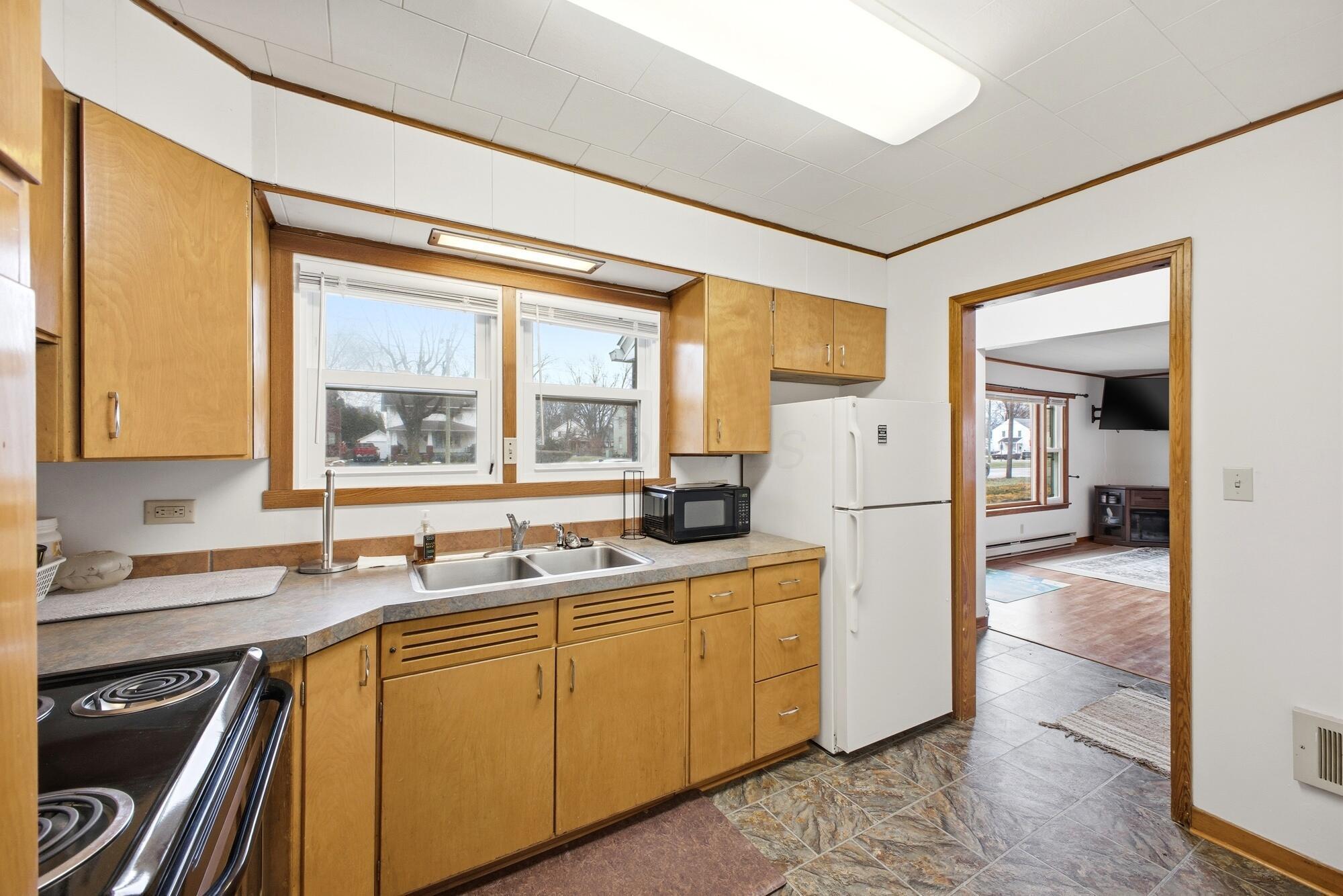 223 Forest Lawn Boulevard Property Photo 7
