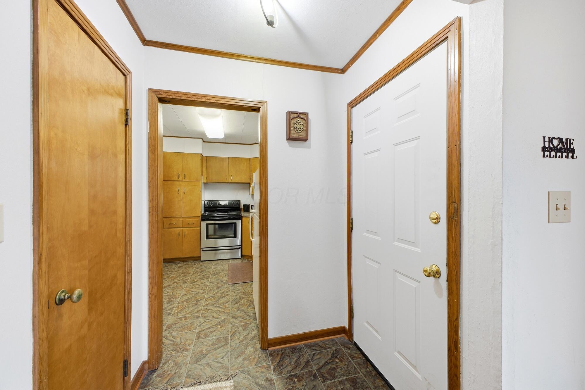 223 Forest Lawn Boulevard Property Photo 9