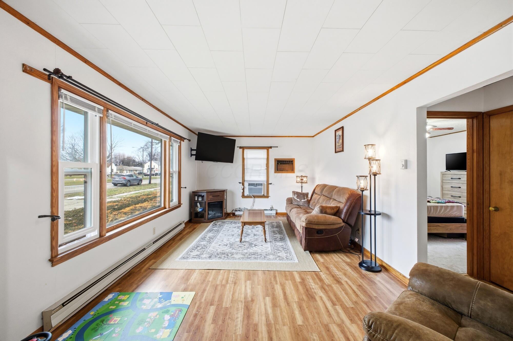 223 Forest Lawn Boulevard Property Photo 10