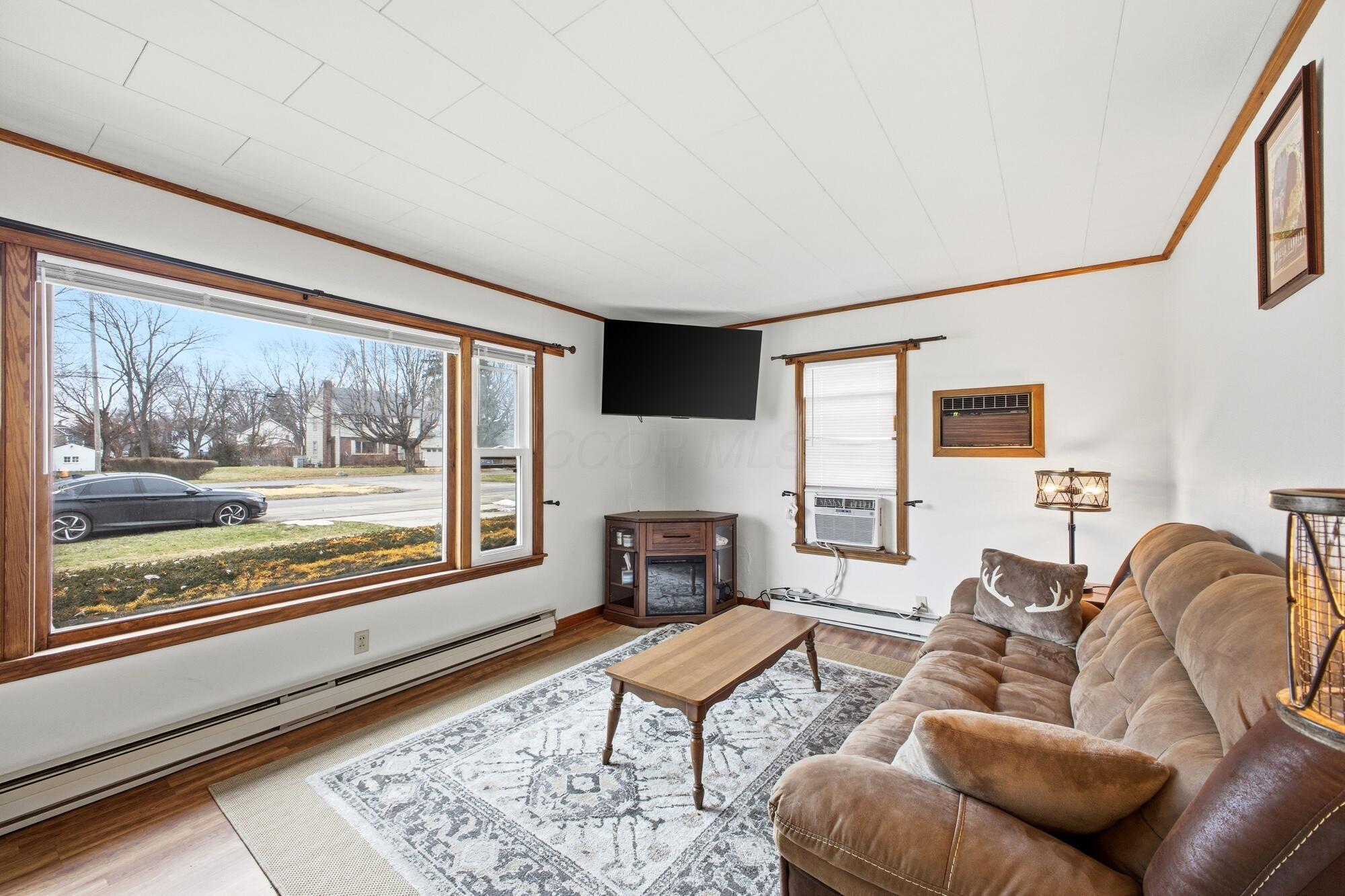 223 Forest Lawn Boulevard Property Photo 11