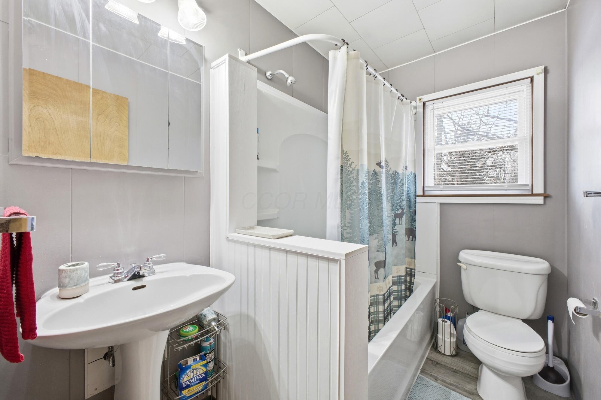 223 Forest Lawn Boulevard Property Photo 17