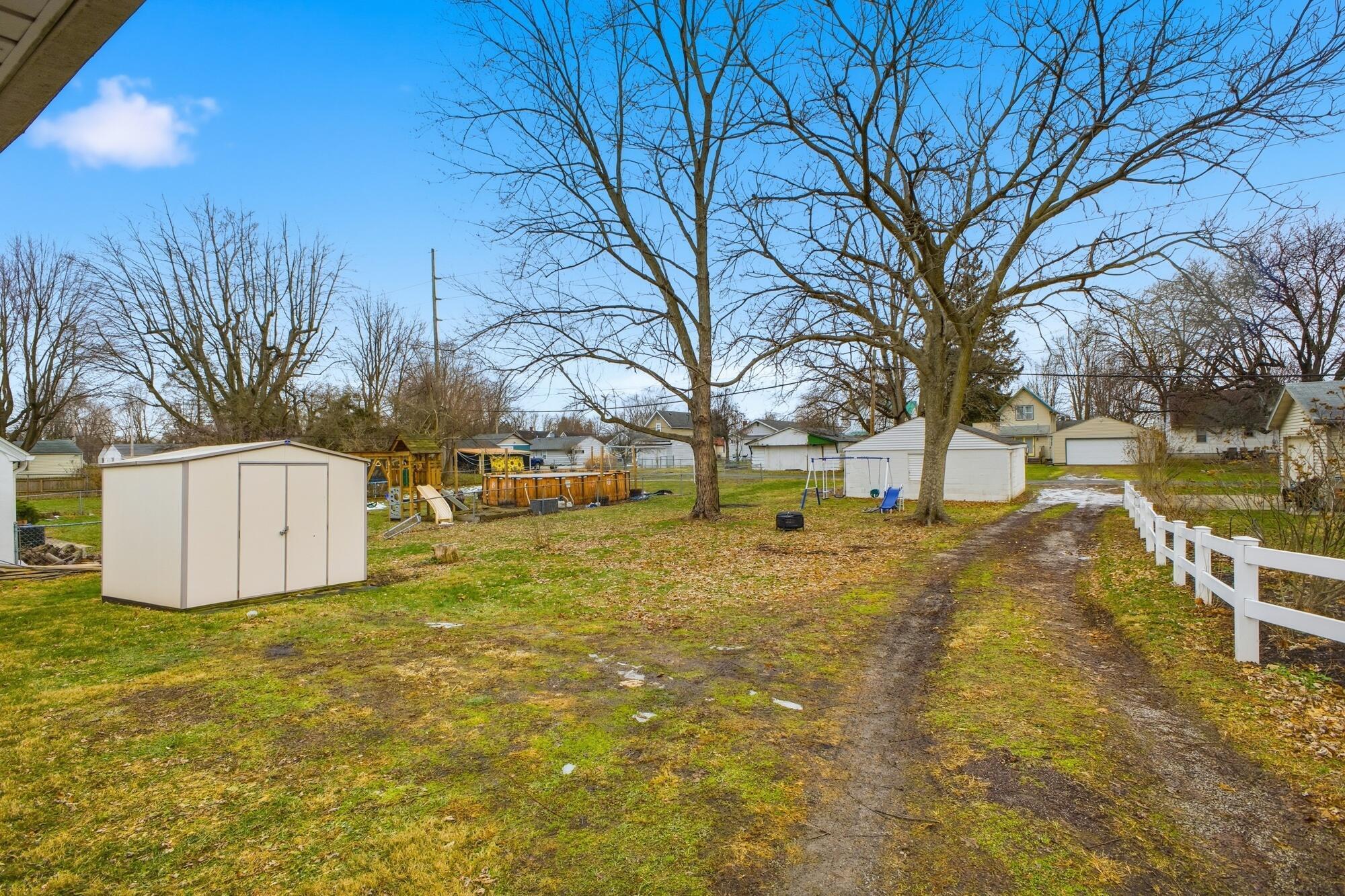 223 Forest Lawn Boulevard Property Photo 18