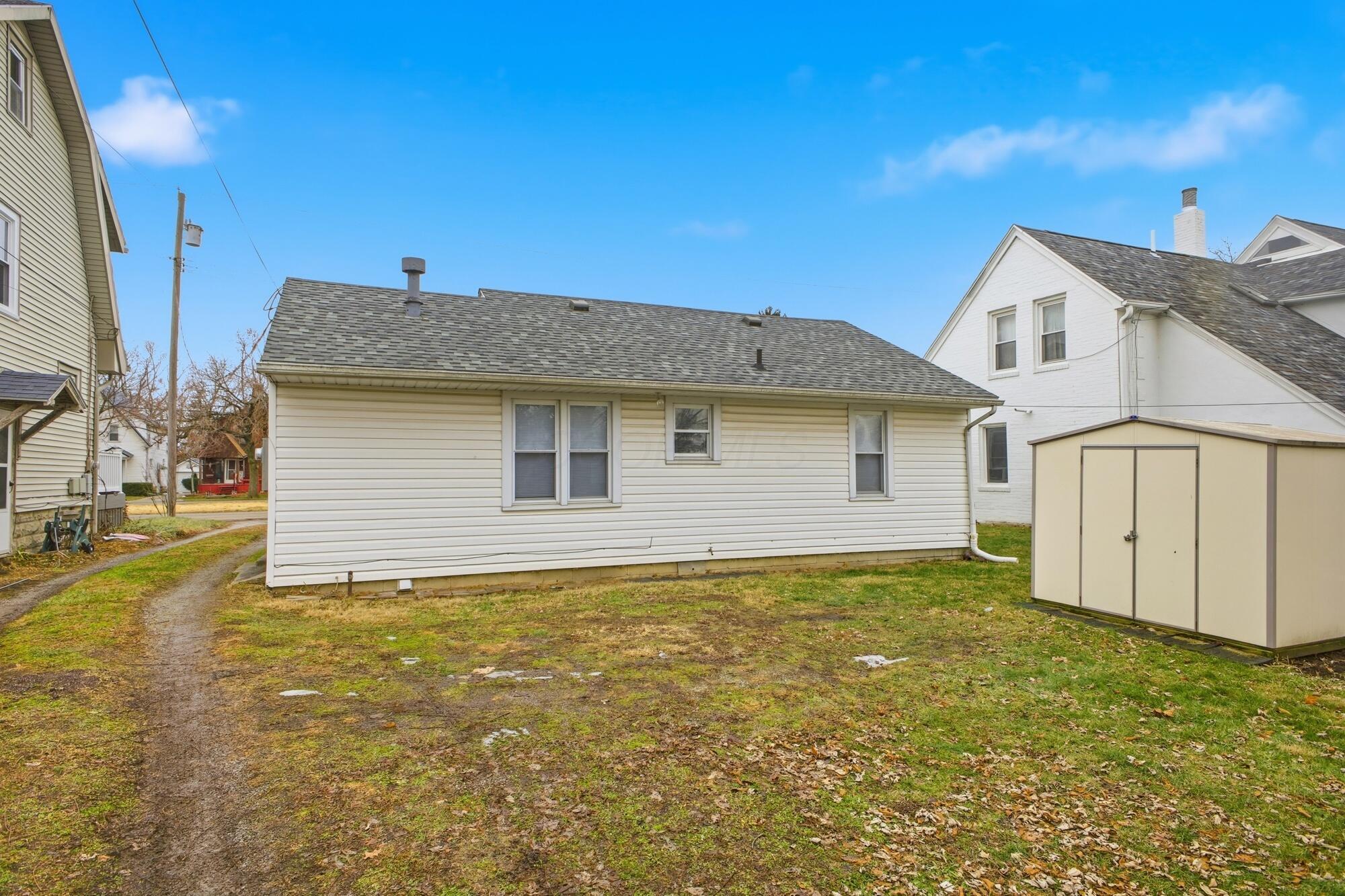 223 Forest Lawn Boulevard Property Photo 19