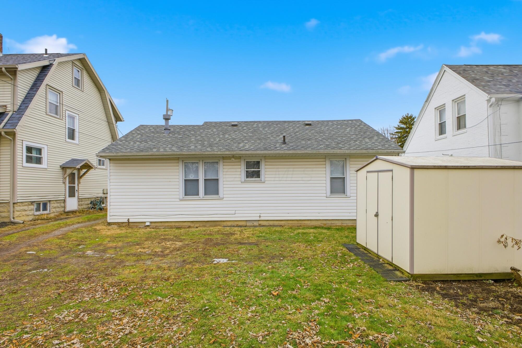 223 Forest Lawn Boulevard Property Photo 20