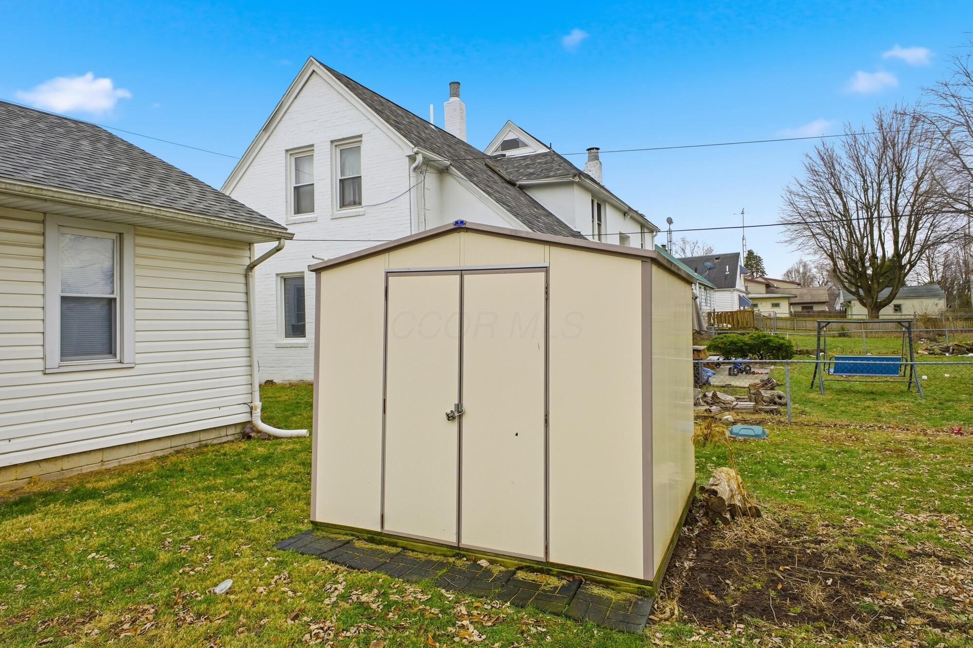223 Forest Lawn Boulevard Property Photo 21