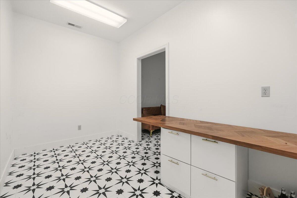 1684 Venture Drive, E Property Photo 12