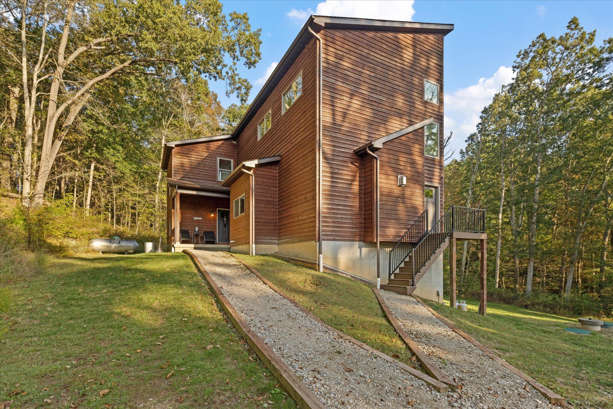 18004 Buckingham Road Property Photo 1