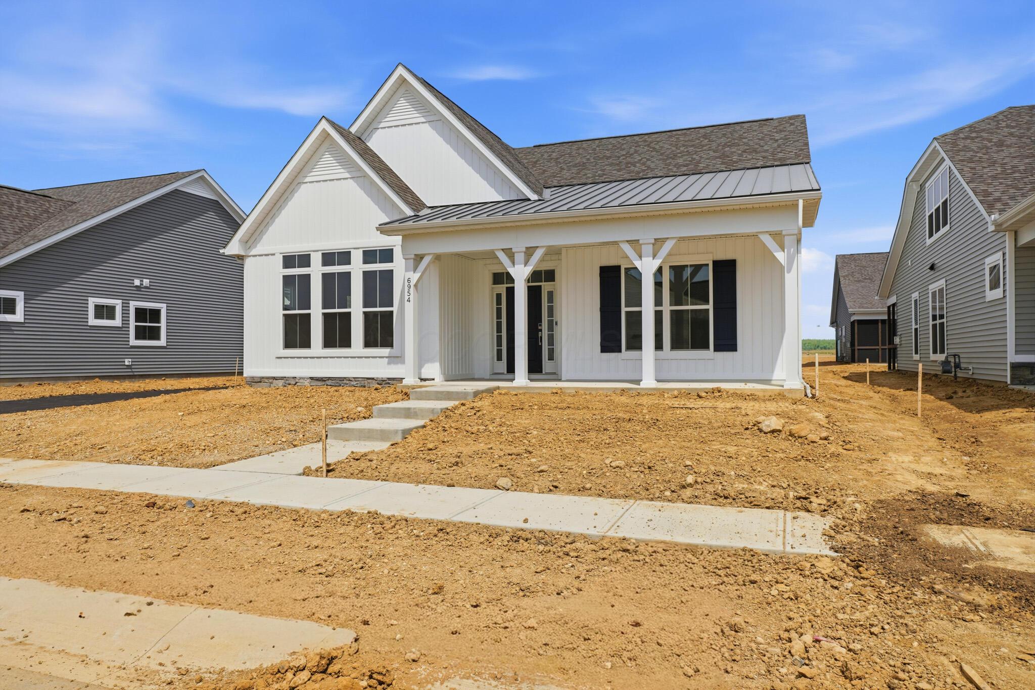 6954 Corsican Loop N Property Photo 2