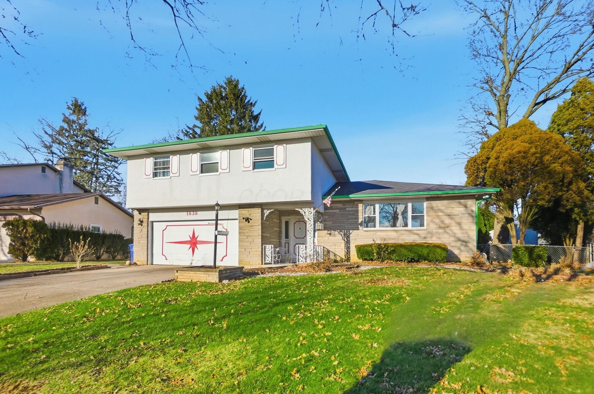 1638 Arrowood Lp N Property Photo 3