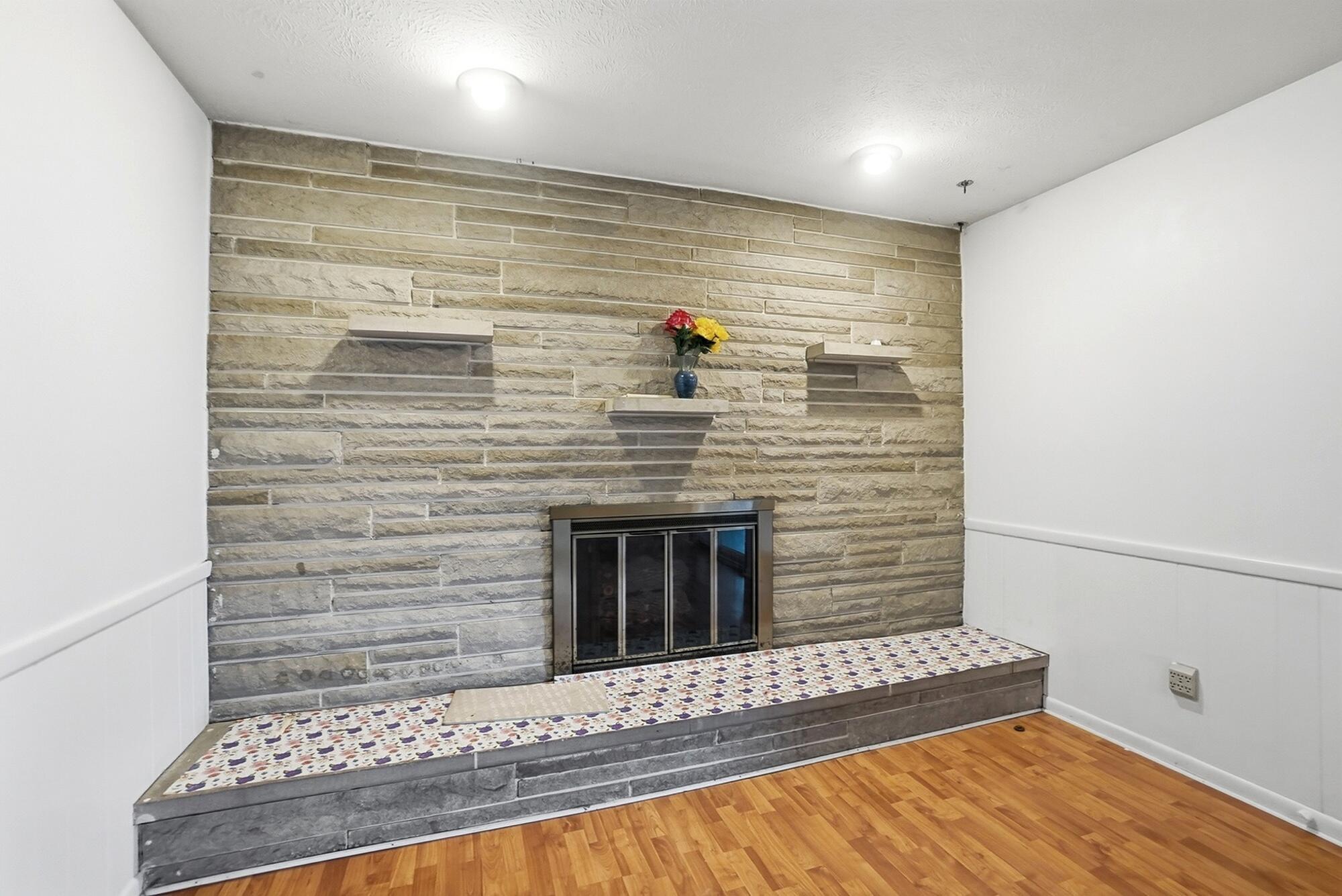 1638 Arrowood Lp N Property Photo 9