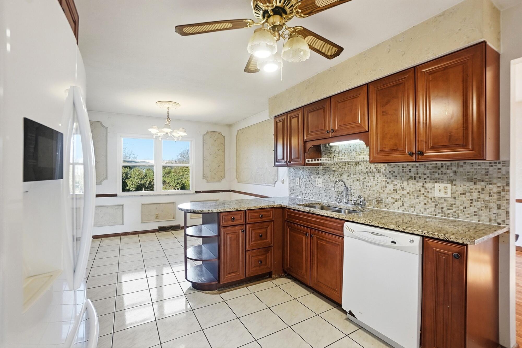 1638 Arrowood Lp N Property Photo 16