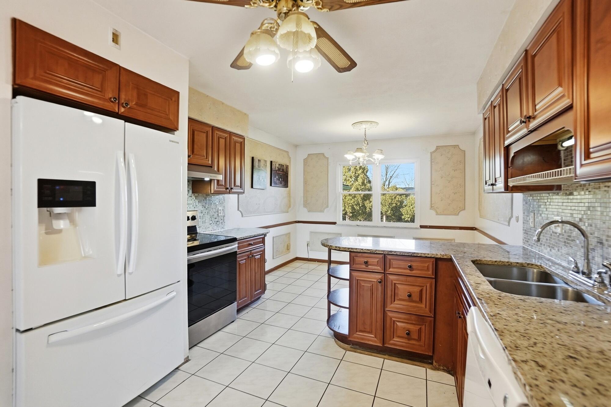 1638 Arrowood Lp N Property Photo 18