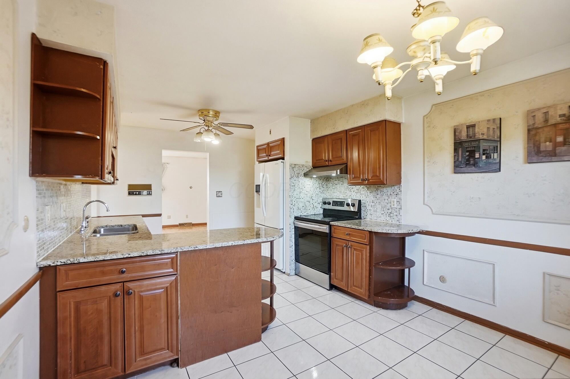 1638 Arrowood Lp N Property Photo 25