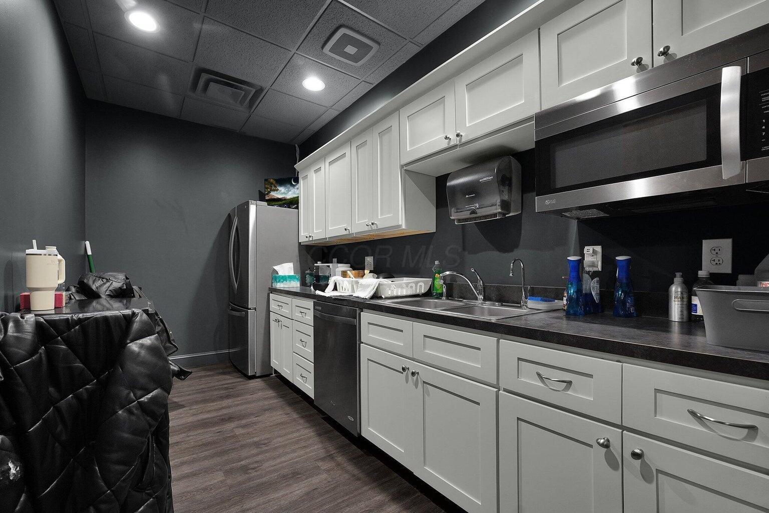 225046424 Property Photo 5