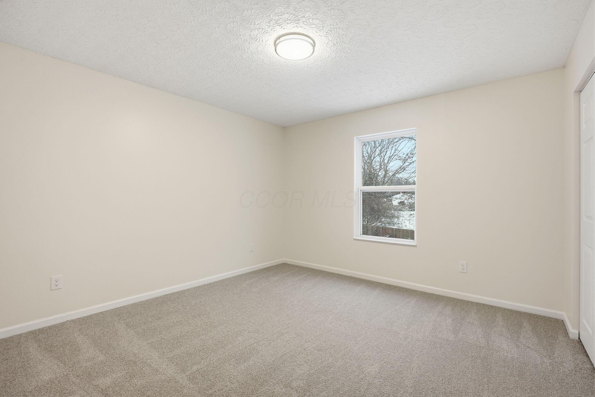 109 Longwood Crossing Boulevard Property Photo 33