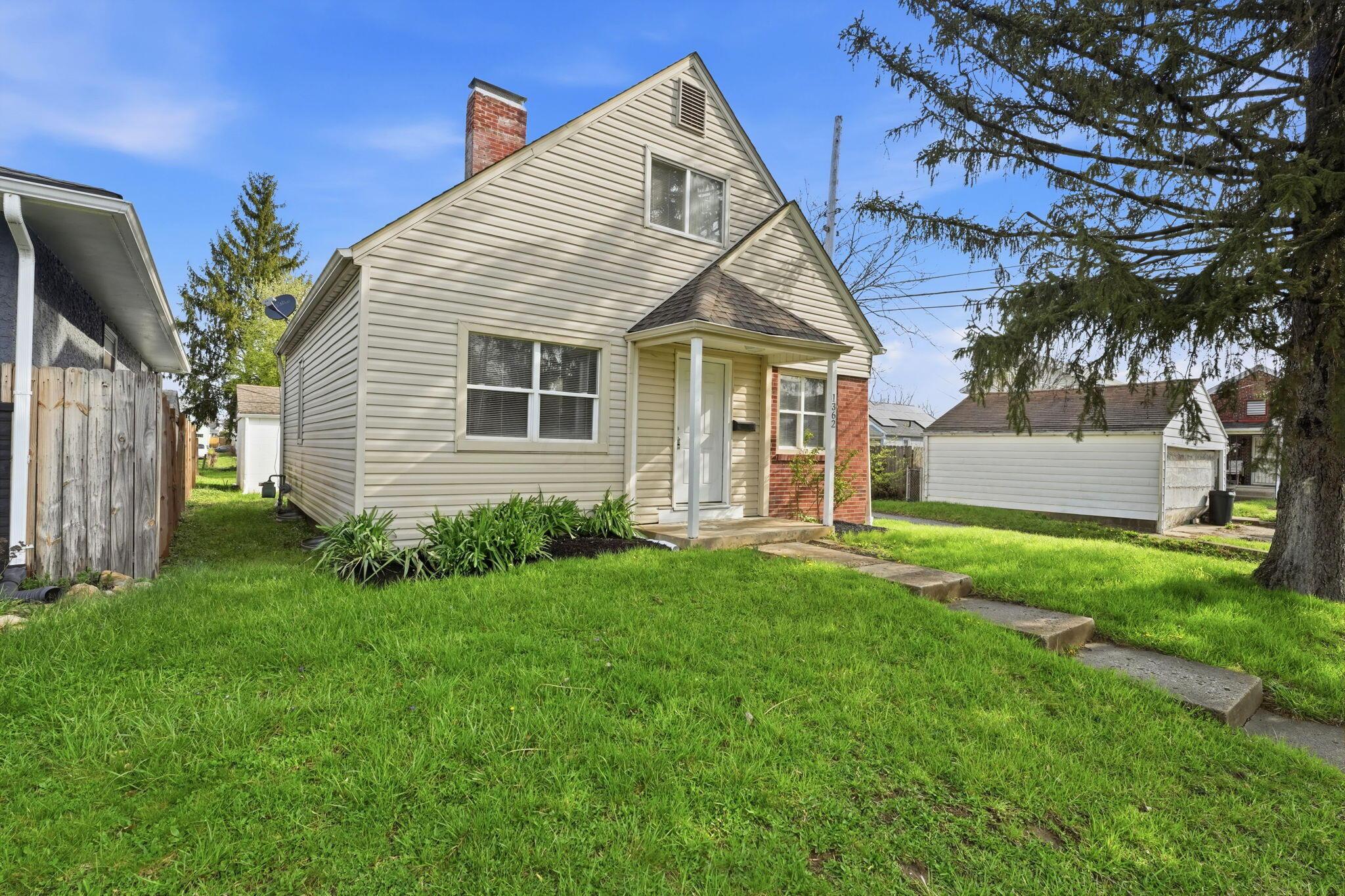 1362 Clinton Street Property Photo 2