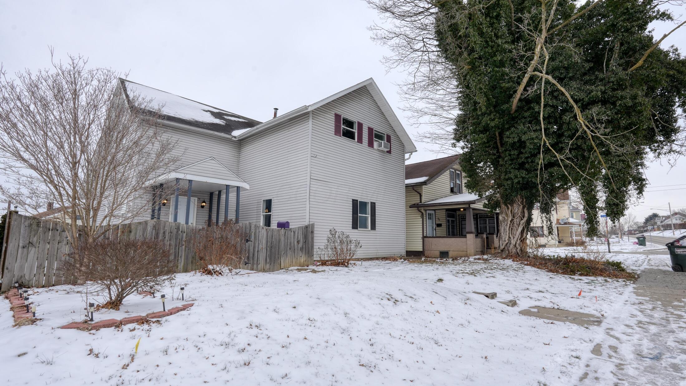 615 Clark Street Property Photo 2