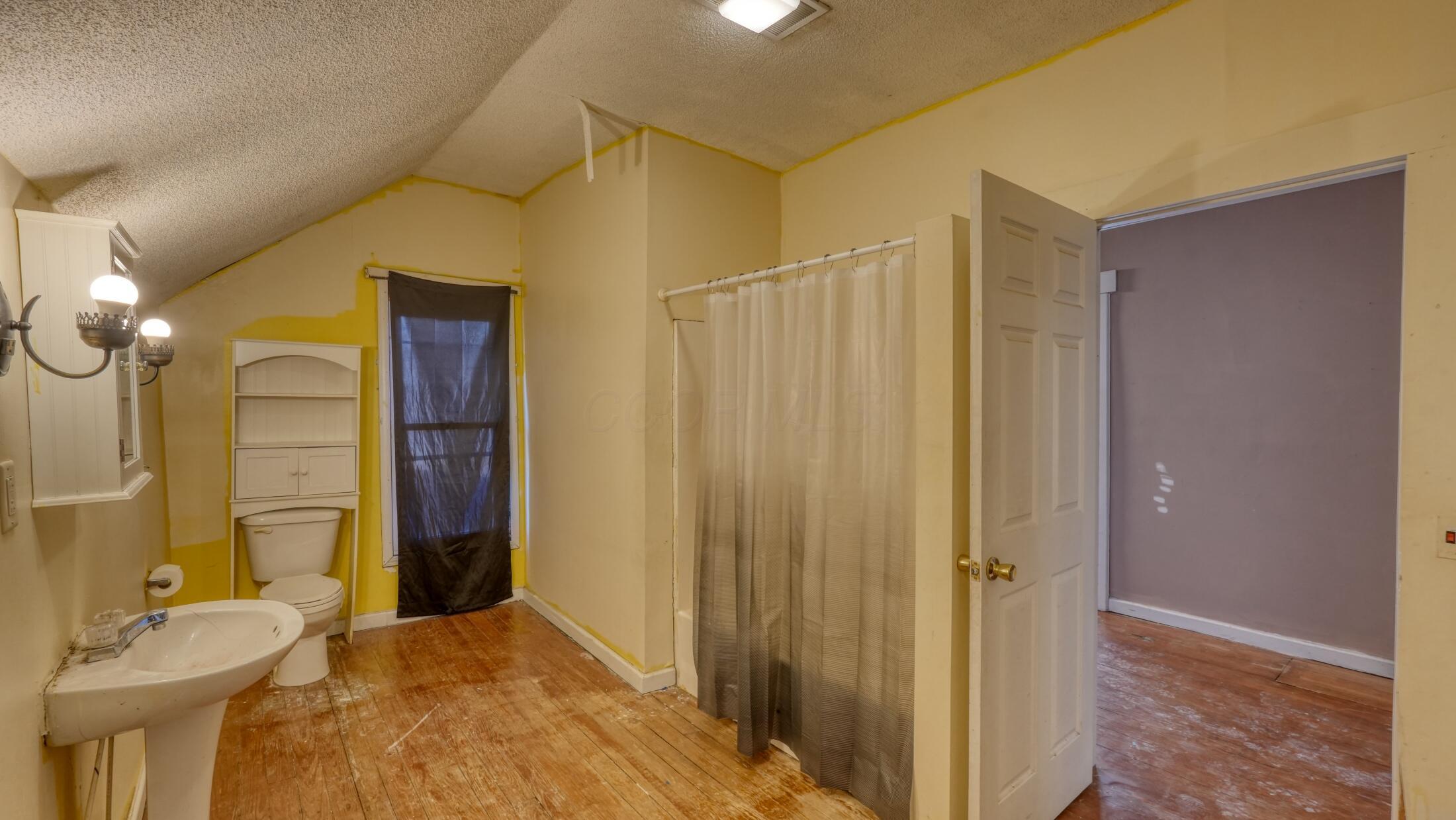 615 Clark Street Property Photo 12