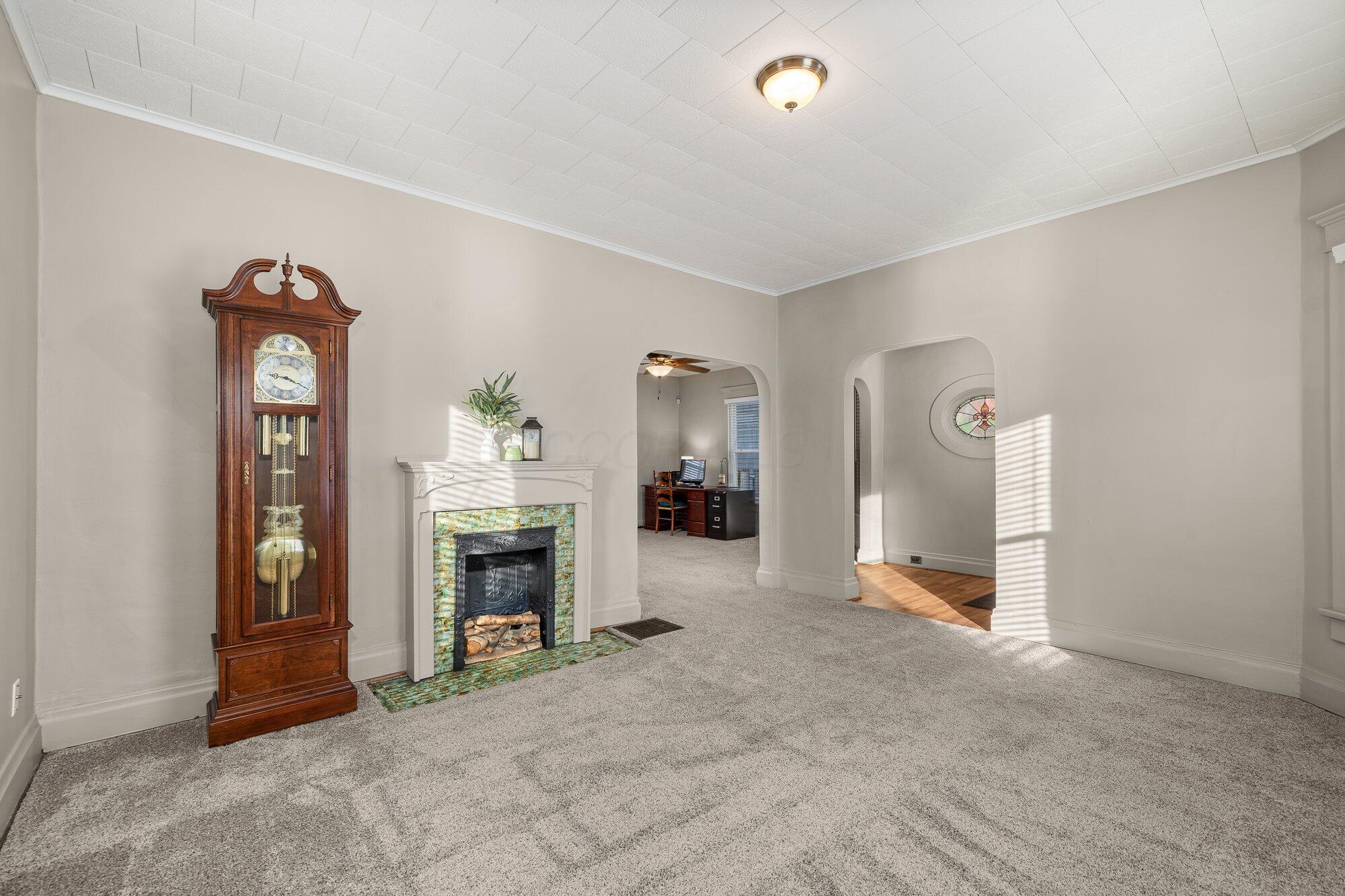 447 Windsor Street Property Photo 5