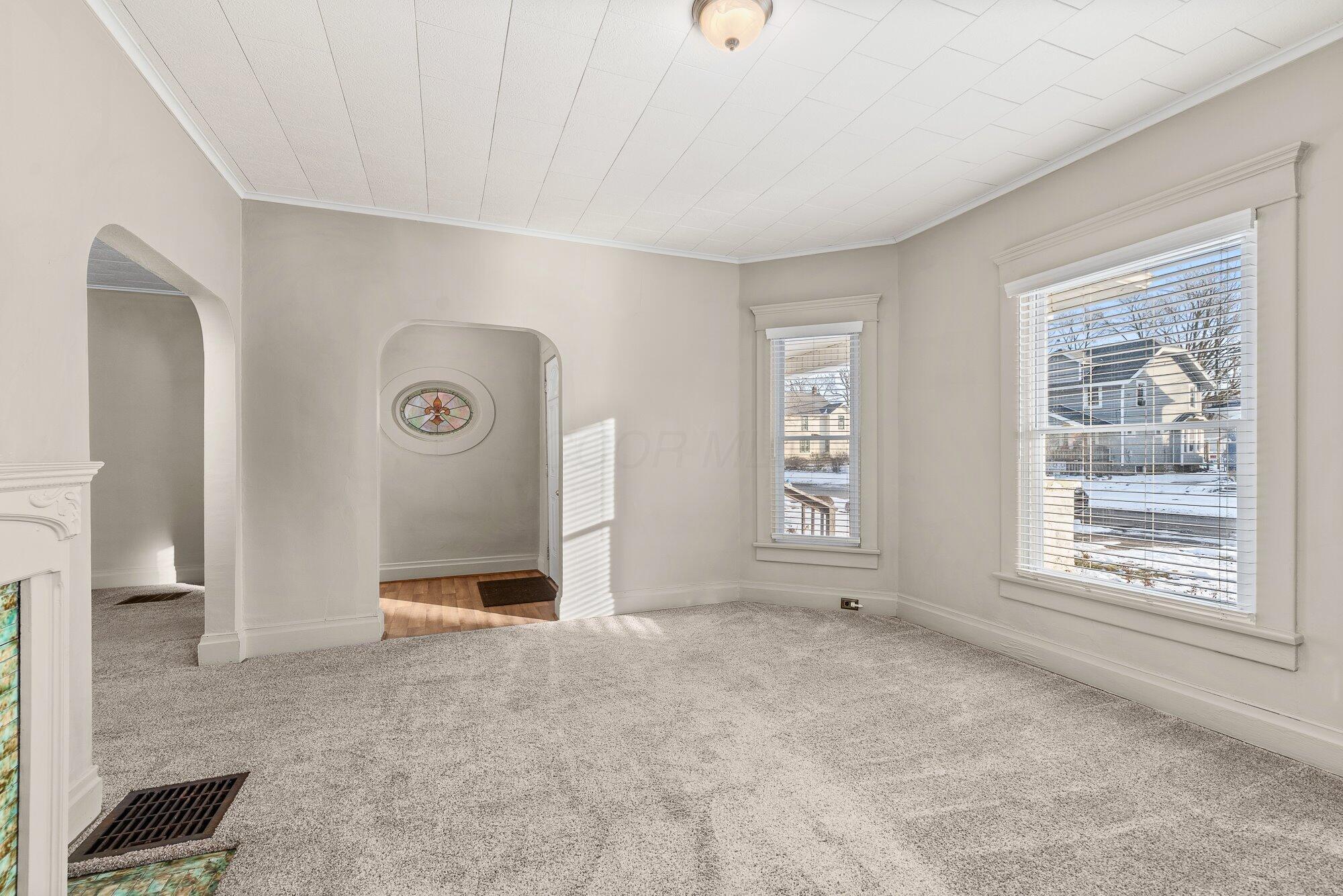 447 Windsor Street Property Photo 6