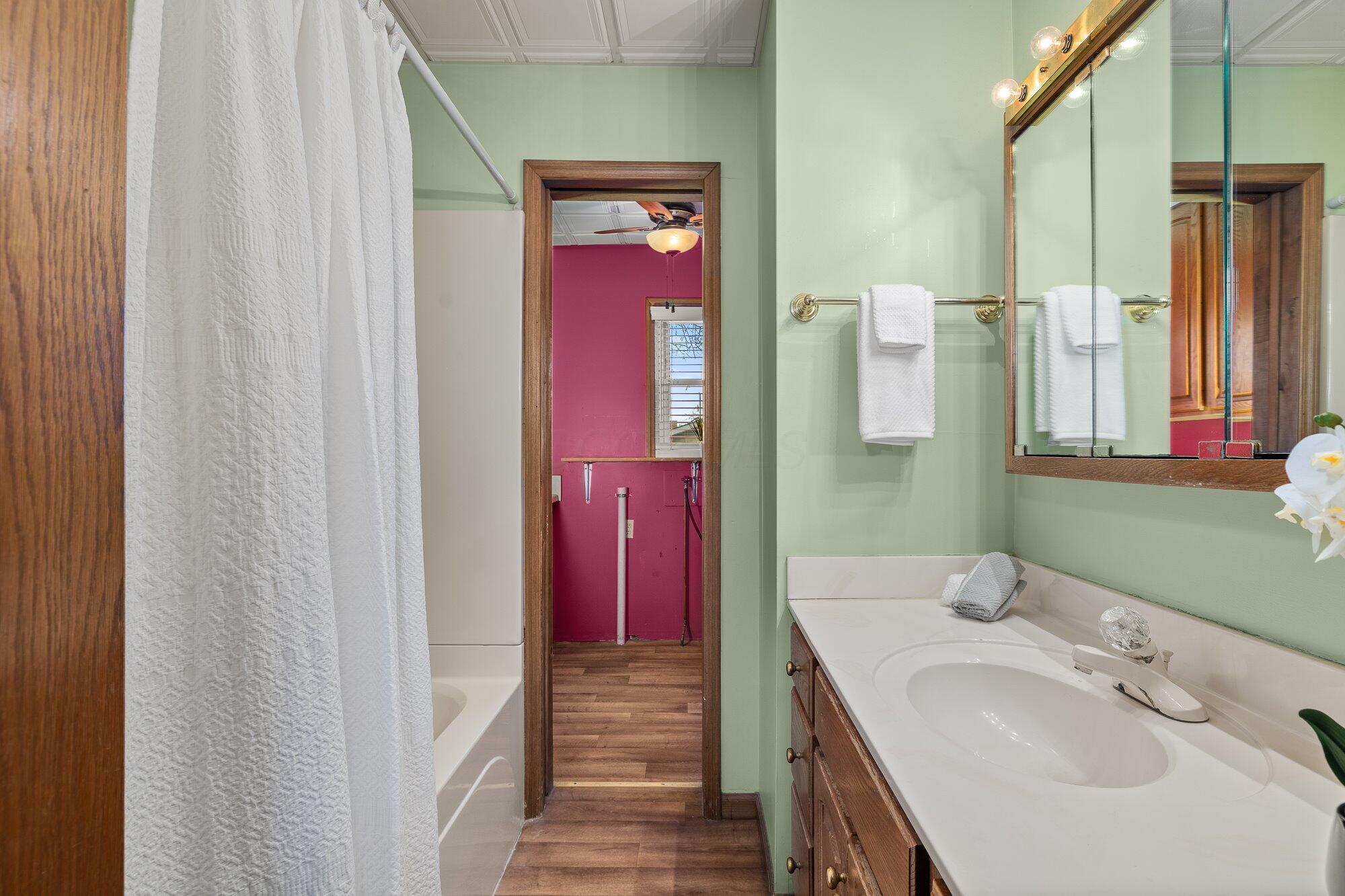 447 Windsor Street Property Photo 20