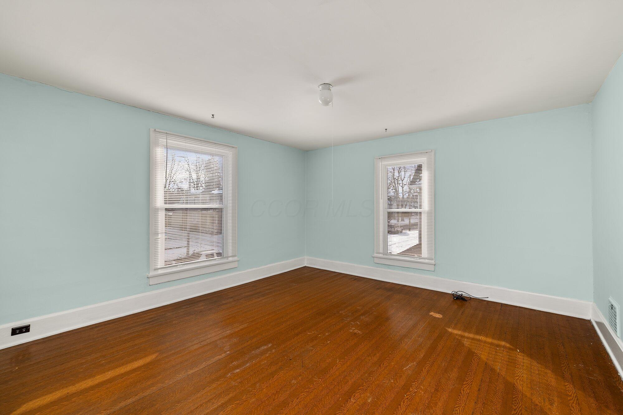 447 Windsor Street Property Photo 22