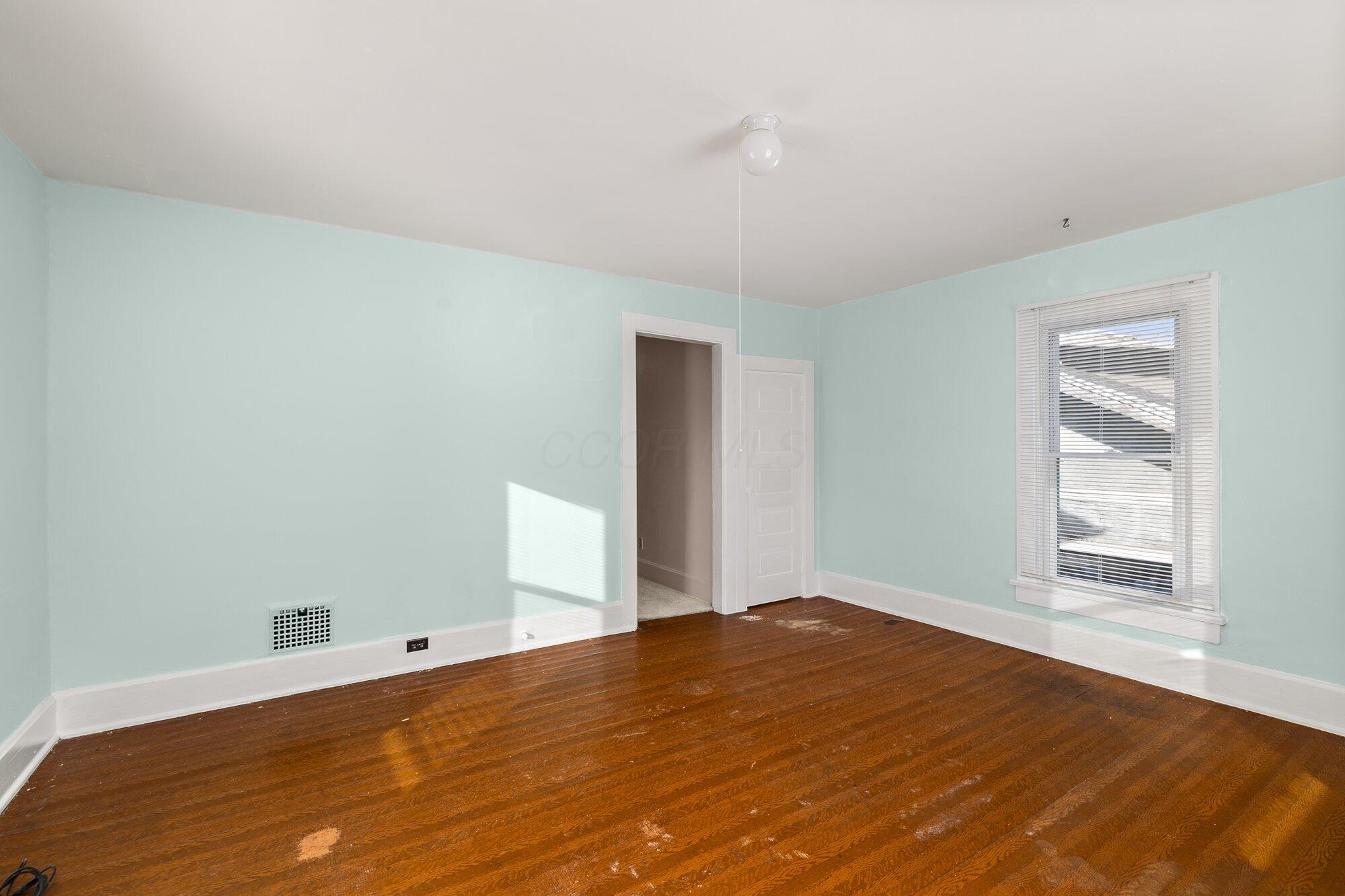 447 Windsor Street Property Photo 23
