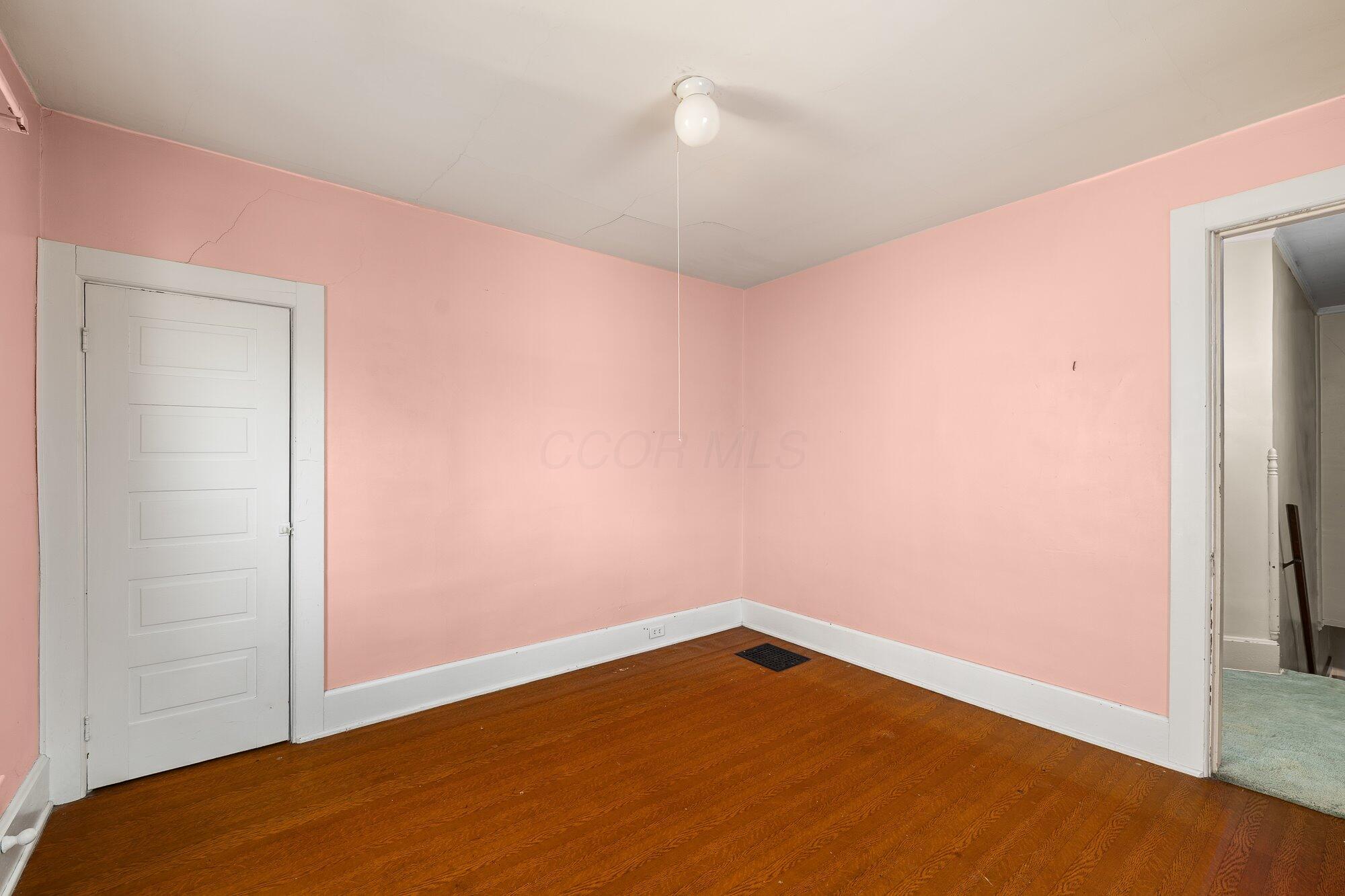 447 Windsor Street Property Photo 27