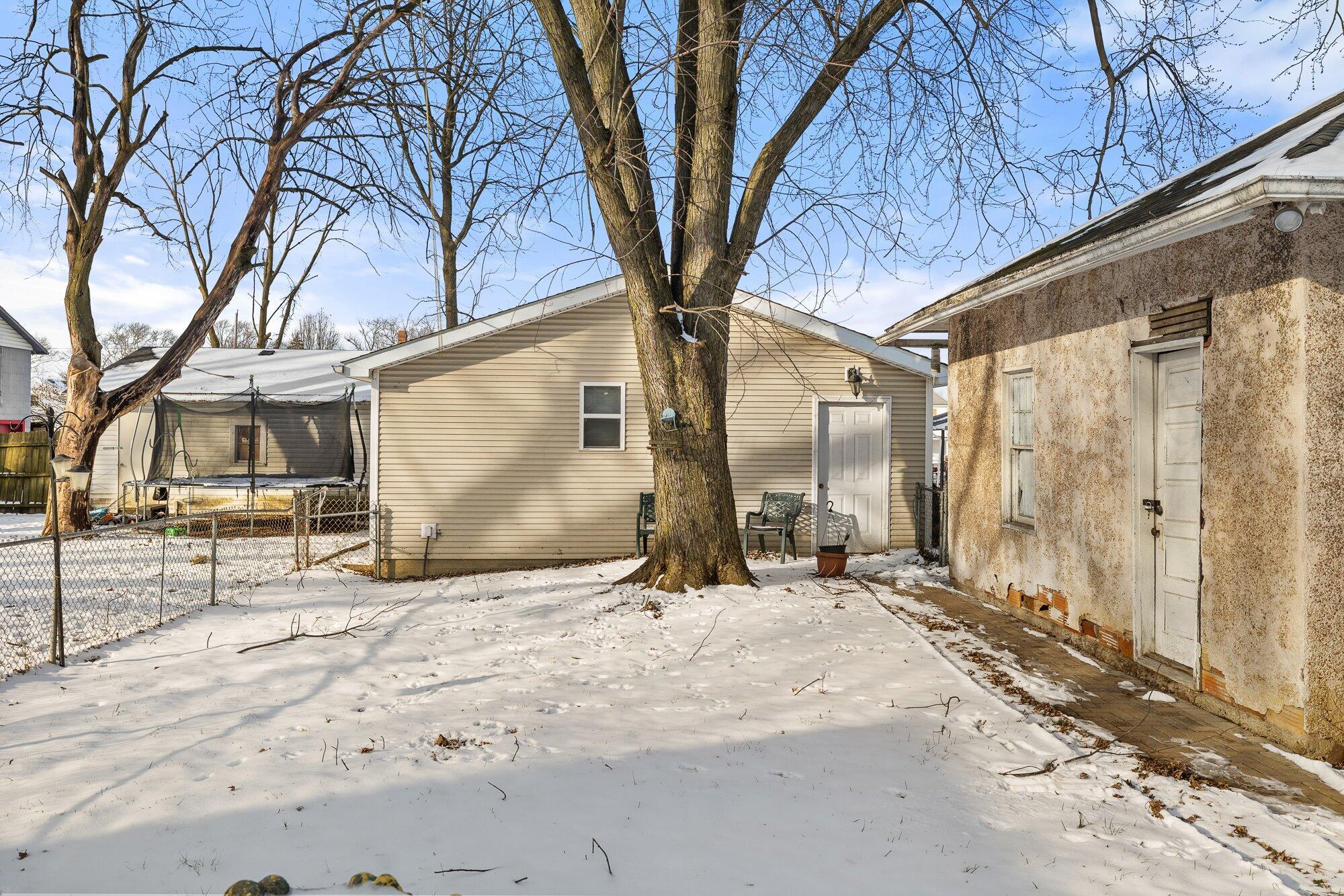 447 Windsor Street Property Photo 30