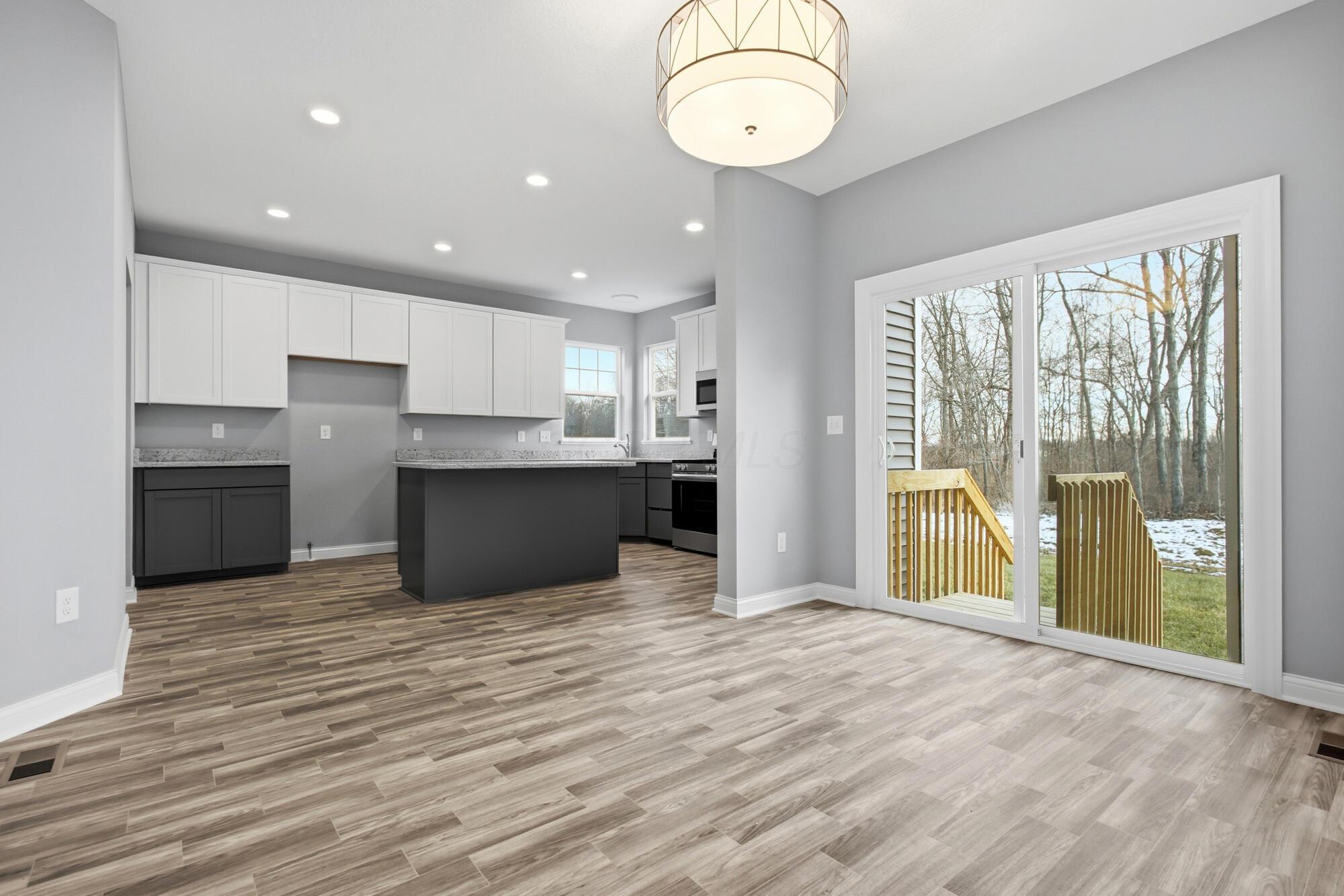 7051 Aster Way Property Photo 12