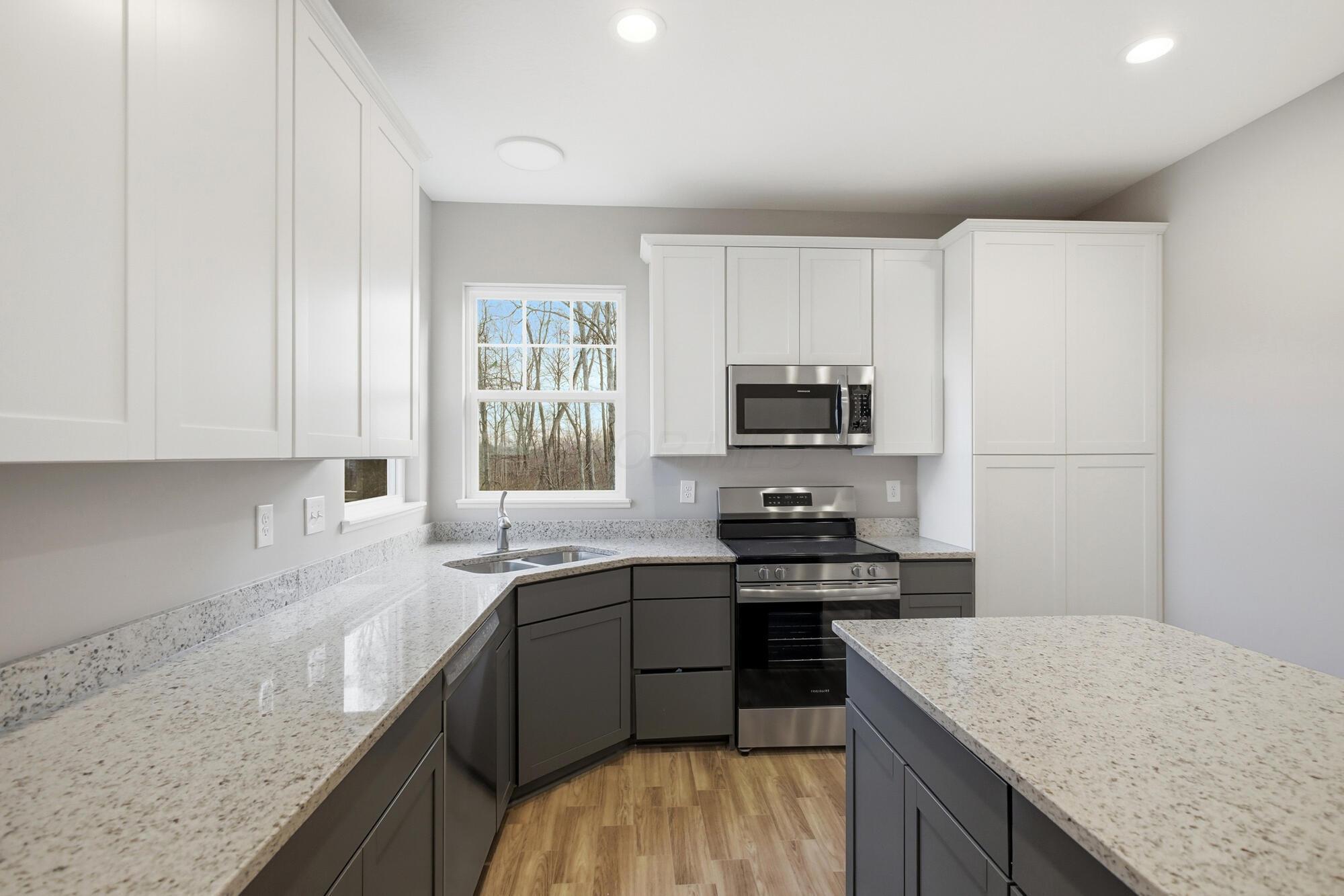 7051 Aster Way Property Photo 13