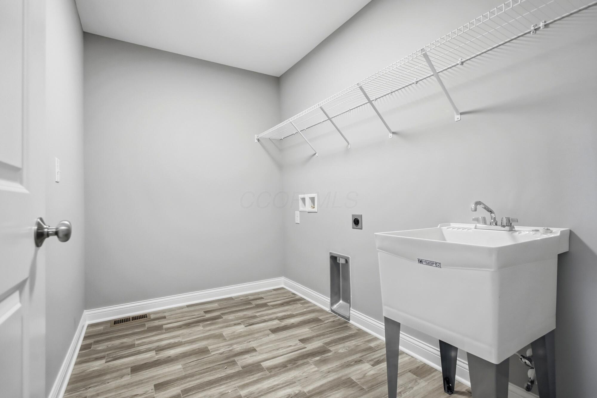 7051 Aster Way Property Photo 25