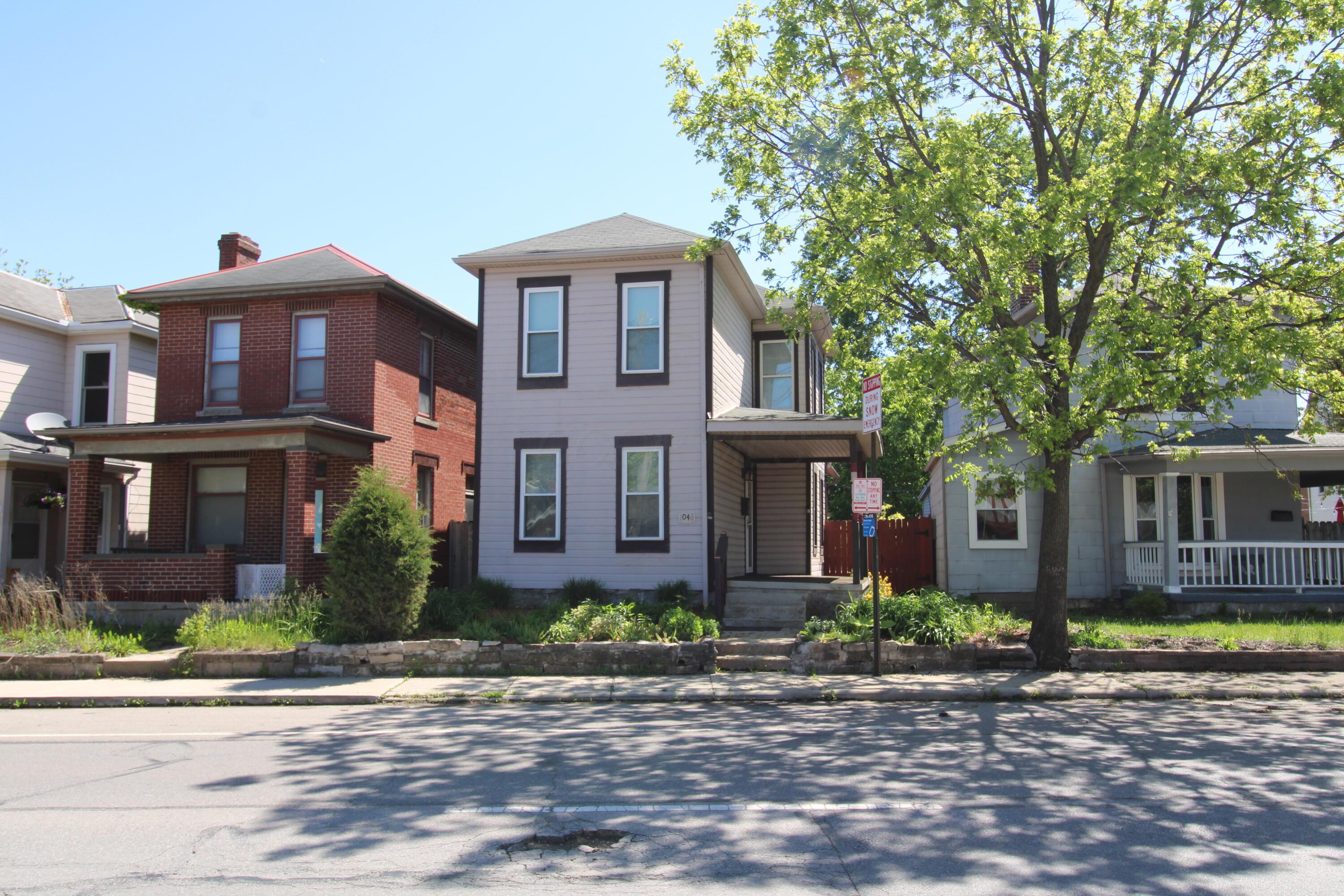 1046 Summit Street Property Photo 3