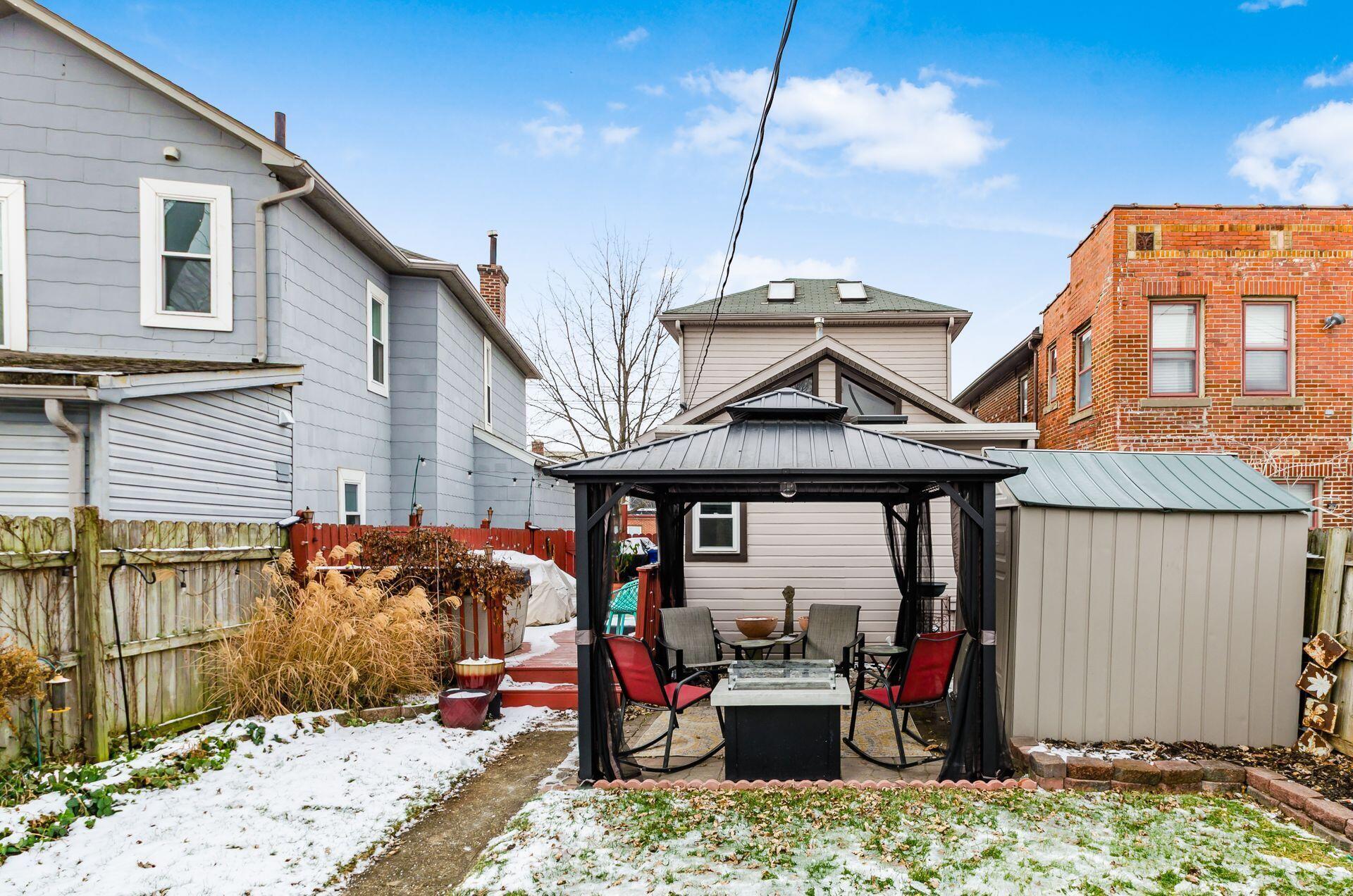 1046 Summit Street Property Photo 40
