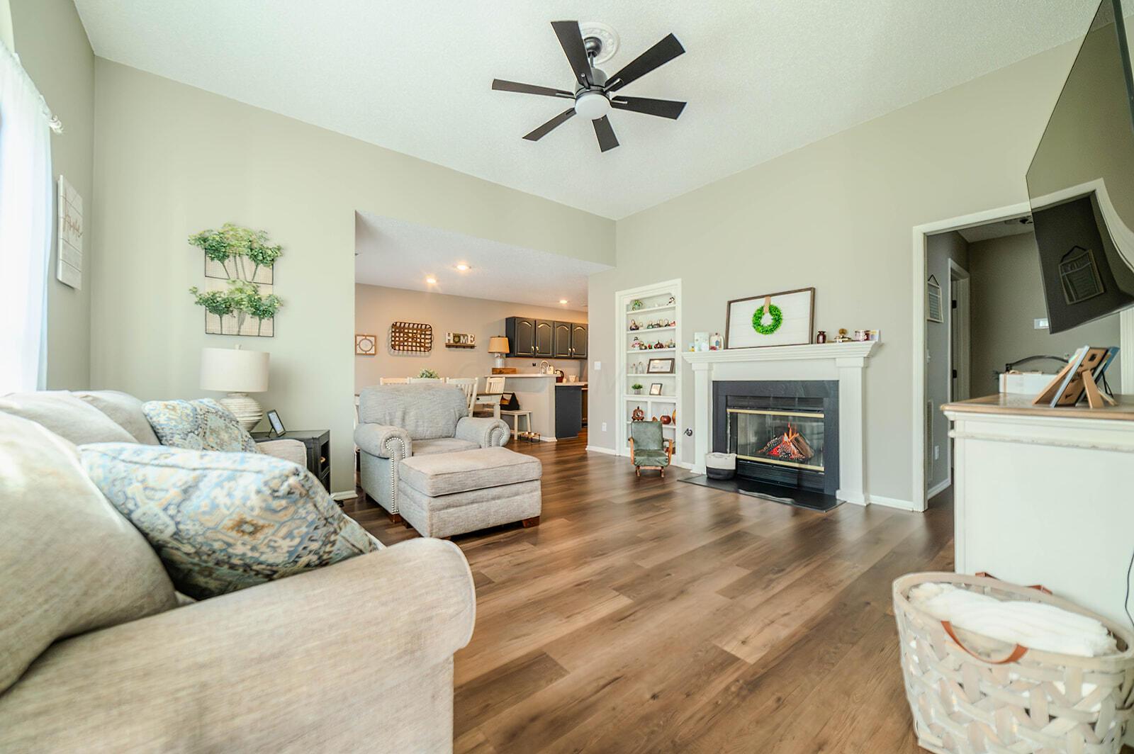 1242 Dunhurst Street Property Photo 4