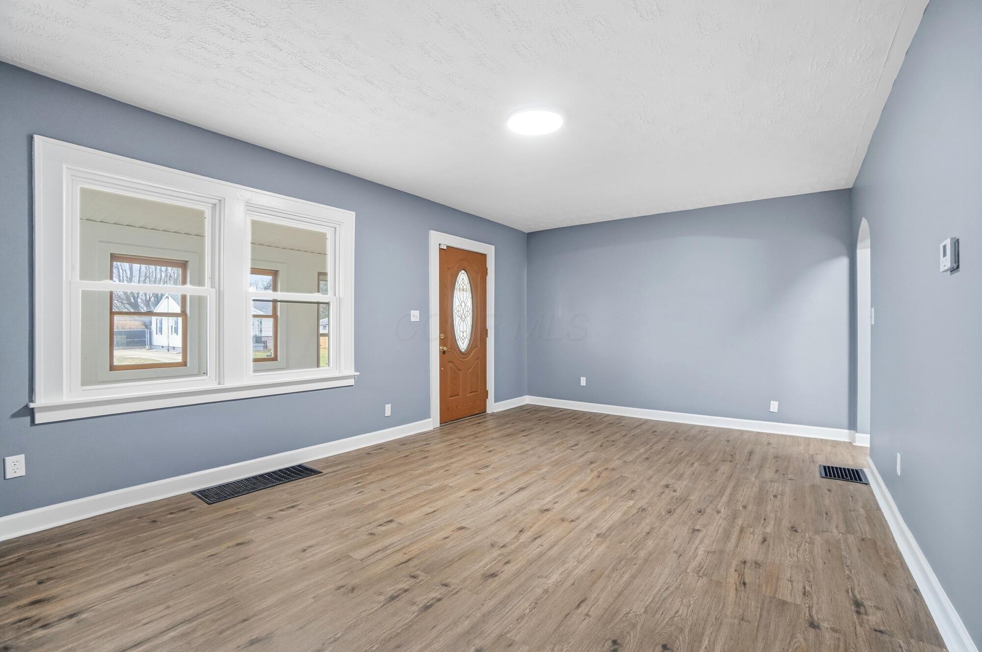 330 Larchmont Avenue Property Photo 7
