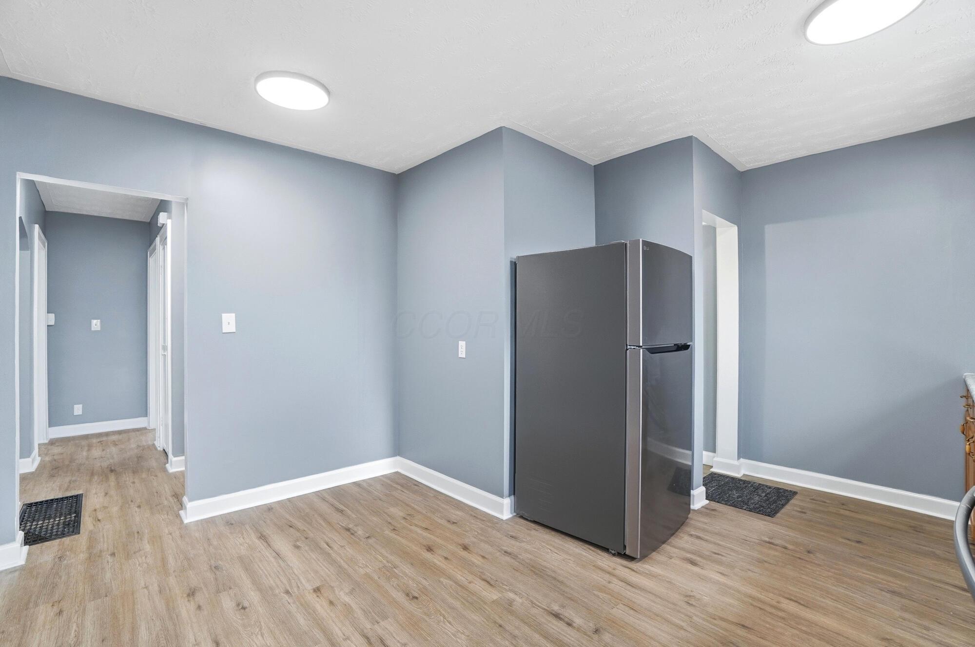 330 Larchmont Avenue Property Photo 12