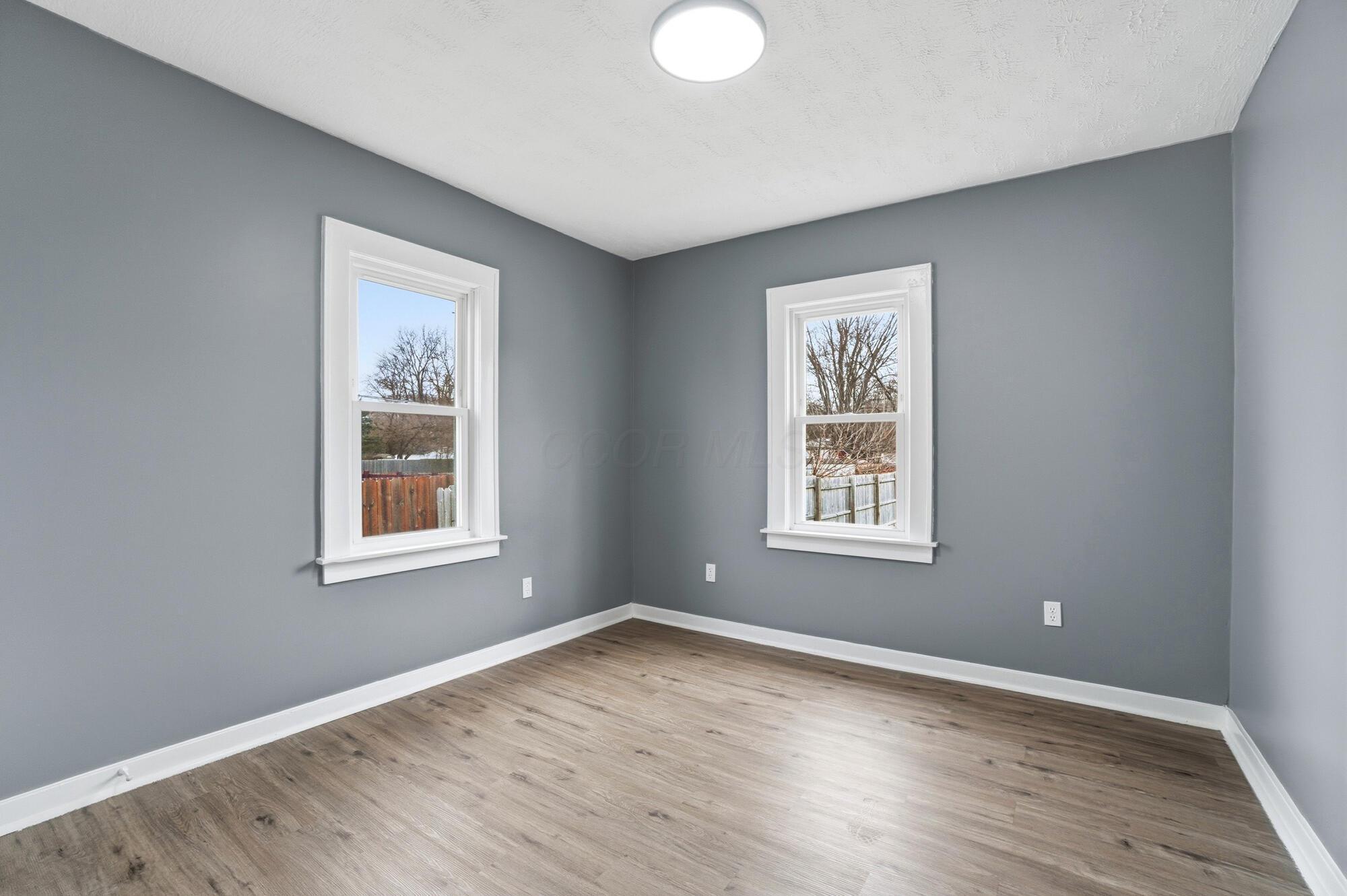 330 Larchmont Avenue Property Photo 13