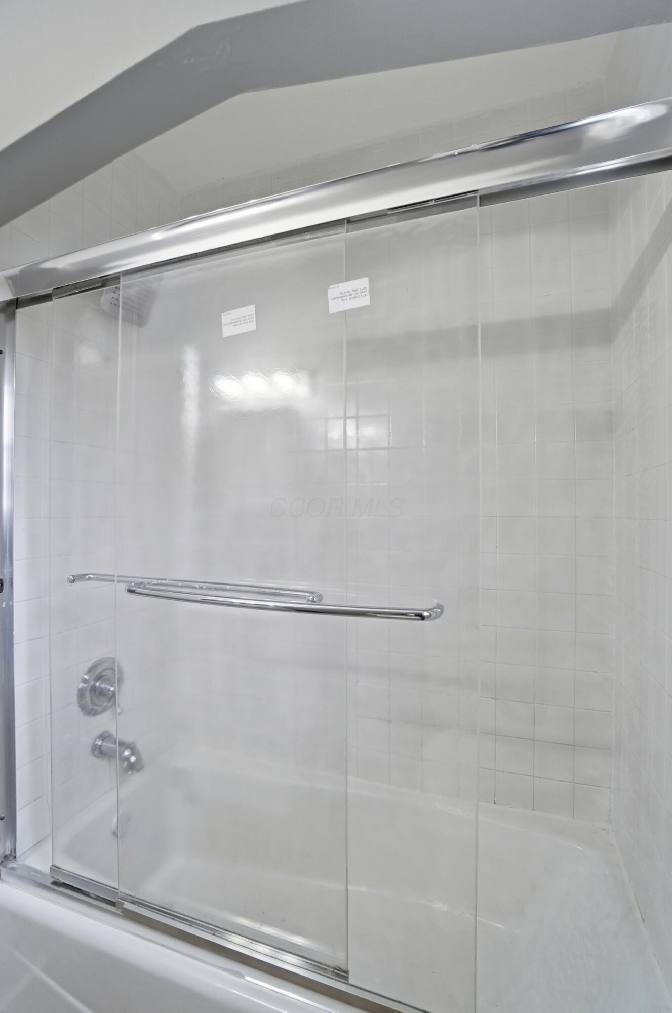 330 Larchmont Avenue Property Photo 18