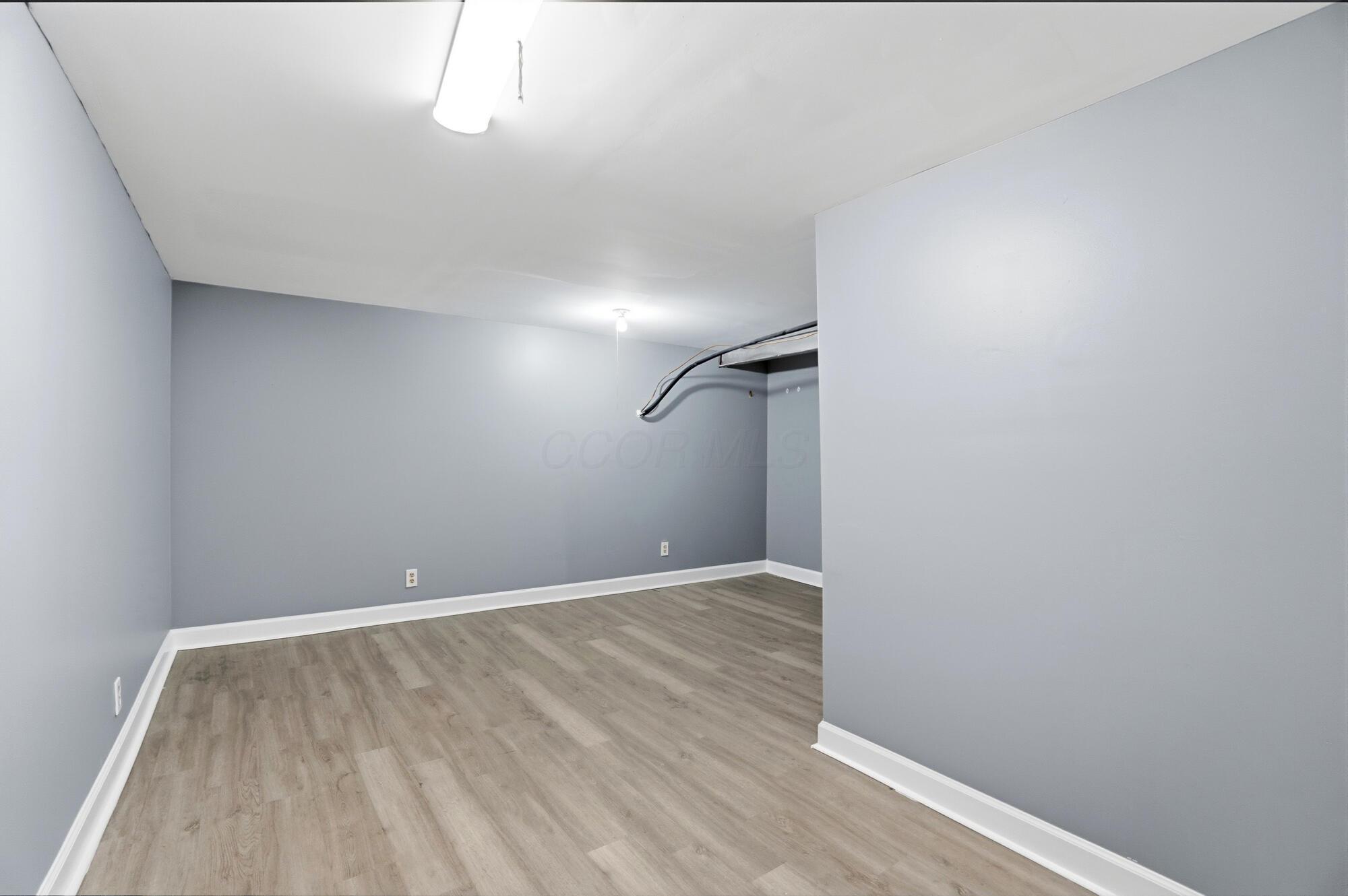330 Larchmont Avenue Property Photo 27
