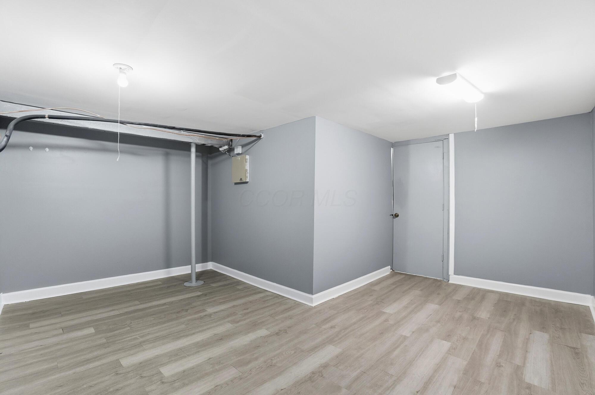 330 Larchmont Avenue Property Photo 28