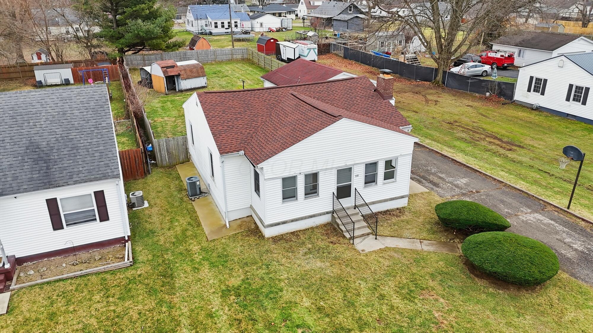 330 Larchmont Avenue Property Photo 43