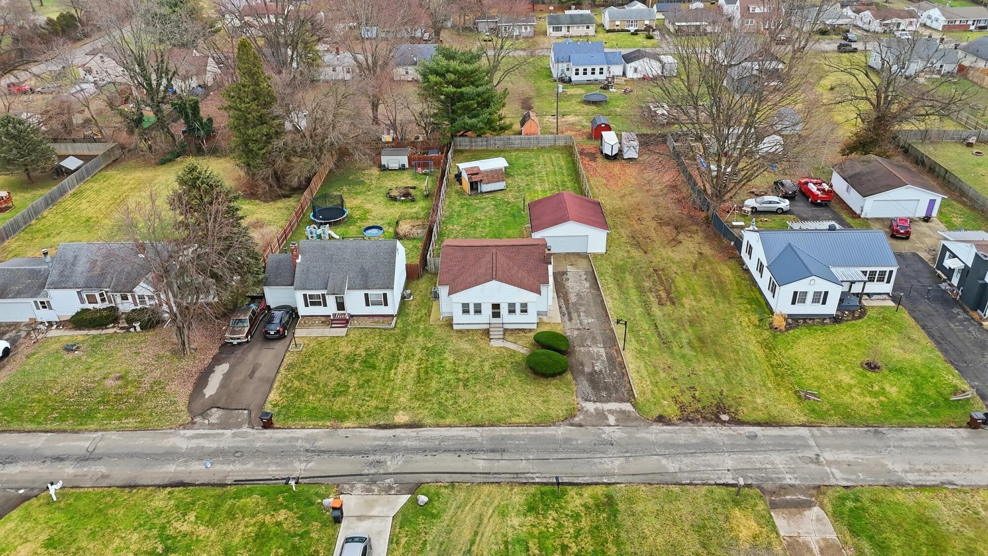 330 Larchmont Avenue Property Photo 44