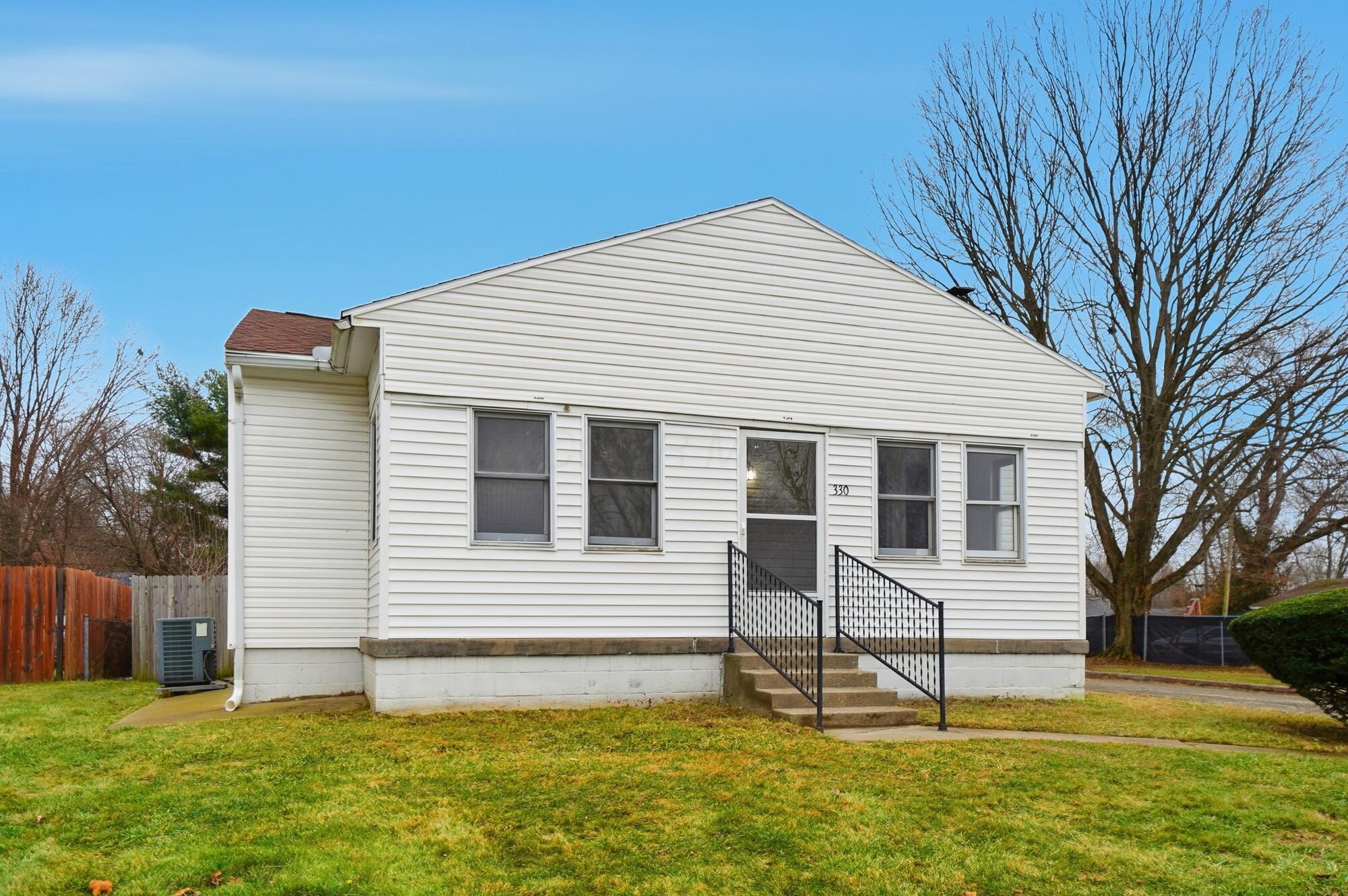 330 Larchmont Avenue Property Photo 47